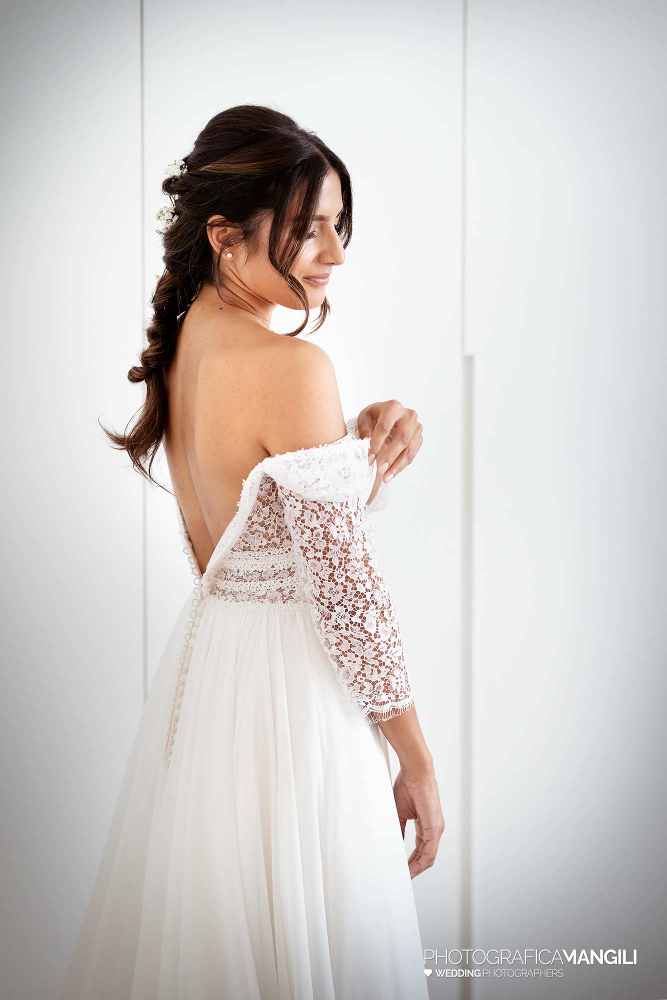 008 fotografo matrimonio reportage wedding vestizione sposa milano 008 fotografo matrimonio reportage wedding vestizione sposa milano