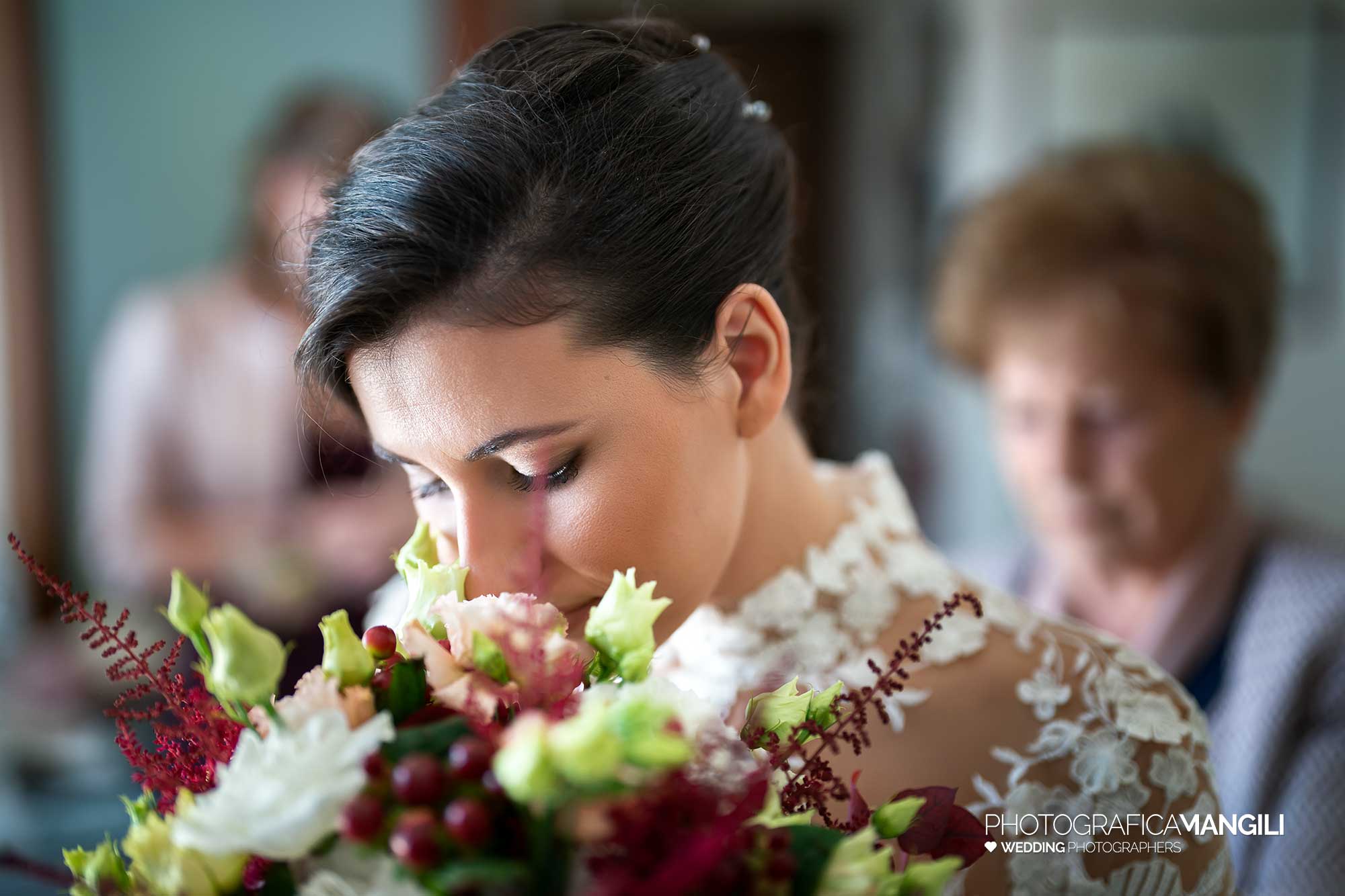008 fotografo matrimonio wedding reportage ritratto sposa bouquet varese 008 fotografo matrimonio wedding reportage ritratto sposa bouquet varese