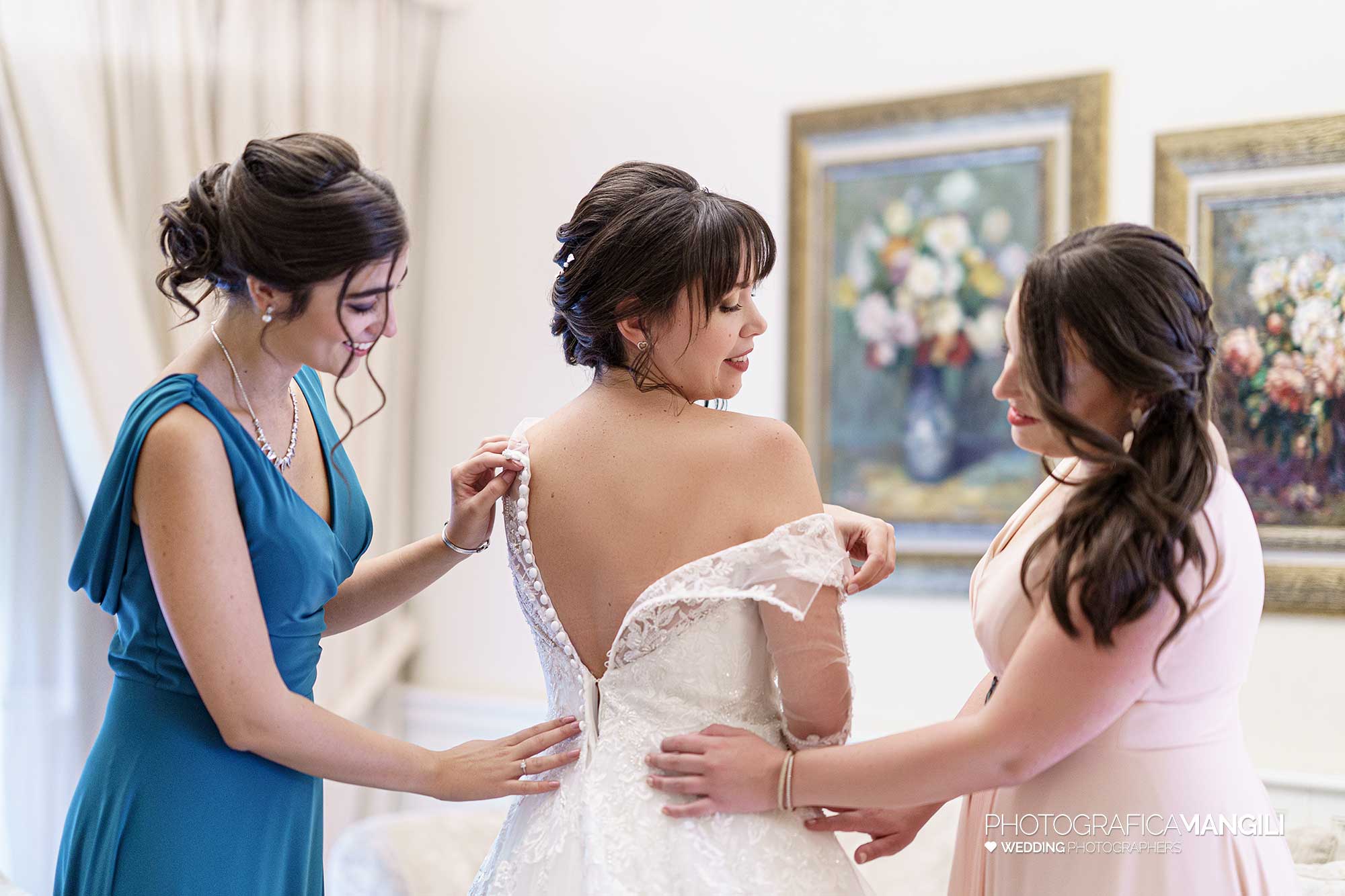 009 fotografo matrimonio reportage real wedding vestizione sposa testimoni villa zanchi stezzano bergamo 009 fotografo matrimonio reportage real wedding vestizione sposa testimoni villa zanchi stezzano bergamo