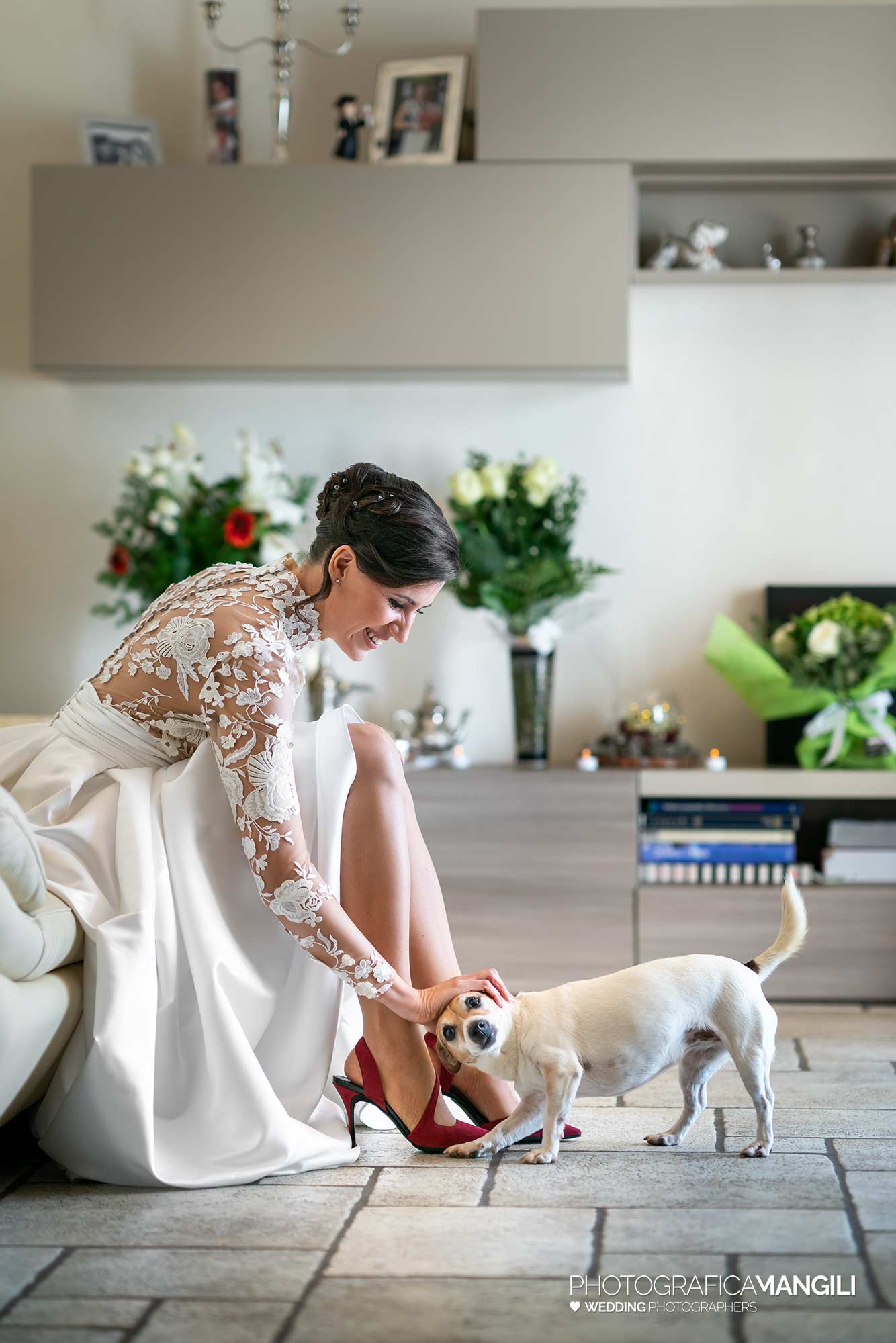 009 fotografo matrimonio wedding reportage preparazione sposa con cane varese 009 fotografo matrimonio wedding reportage preparazione sposa con cane varese