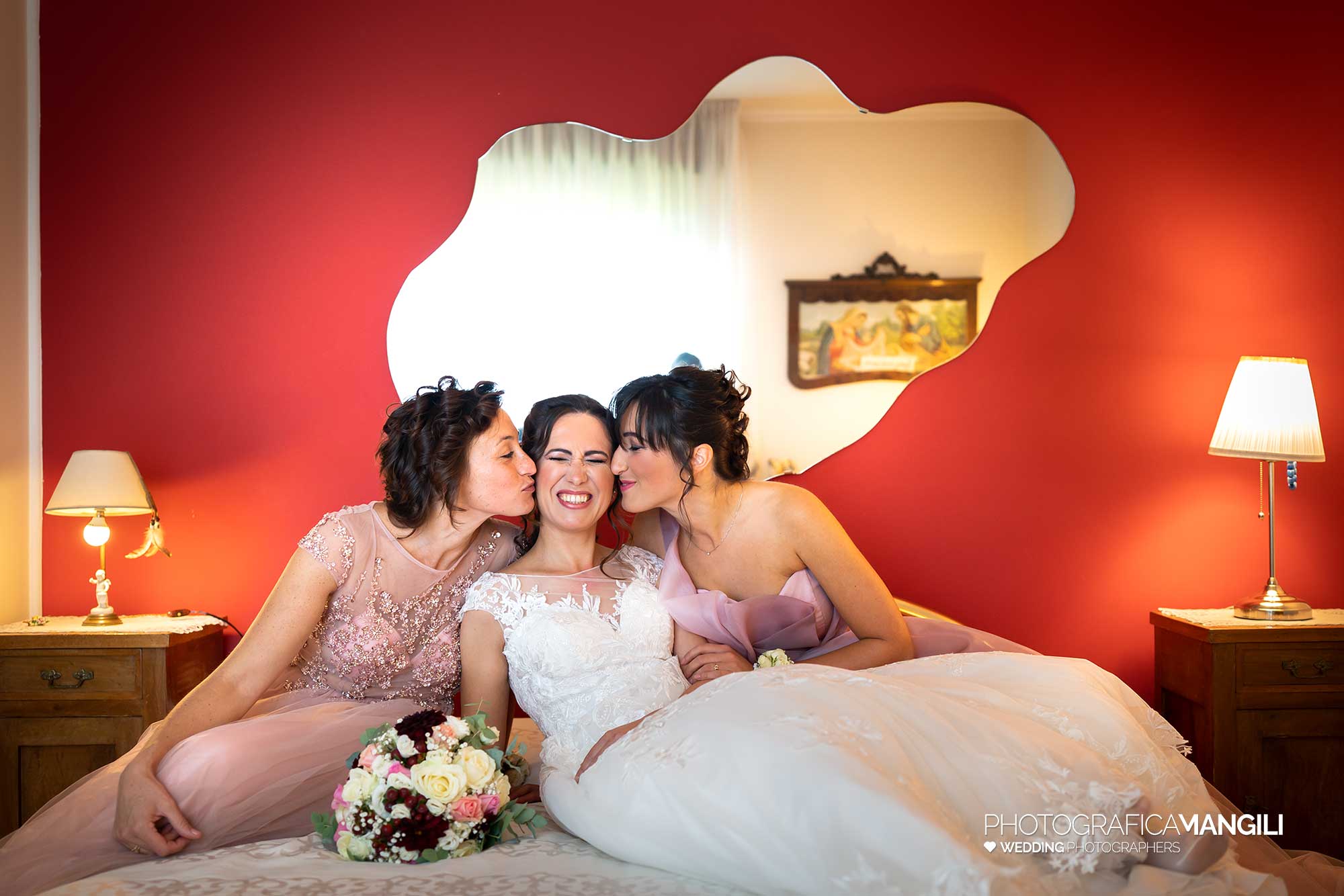 011 fotografo matrimonio wedding reportage preparazione sposa damigelle testimoni lecco 011 fotografo matrimonio wedding reportage preparazione sposa damigelle testimoni lecco