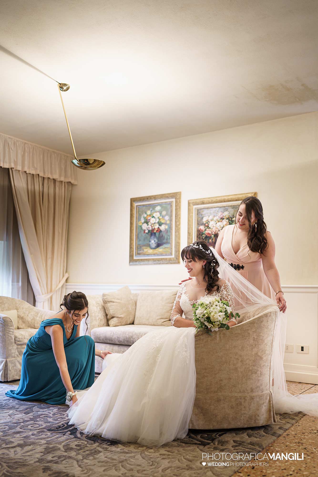 012 fotografo matrimonio reportage real wedding vestizione sposa villa zanchi stezzano bergamo 012 fotografo matrimonio reportage real wedding vestizione sposa villa zanchi stezzano bergamo