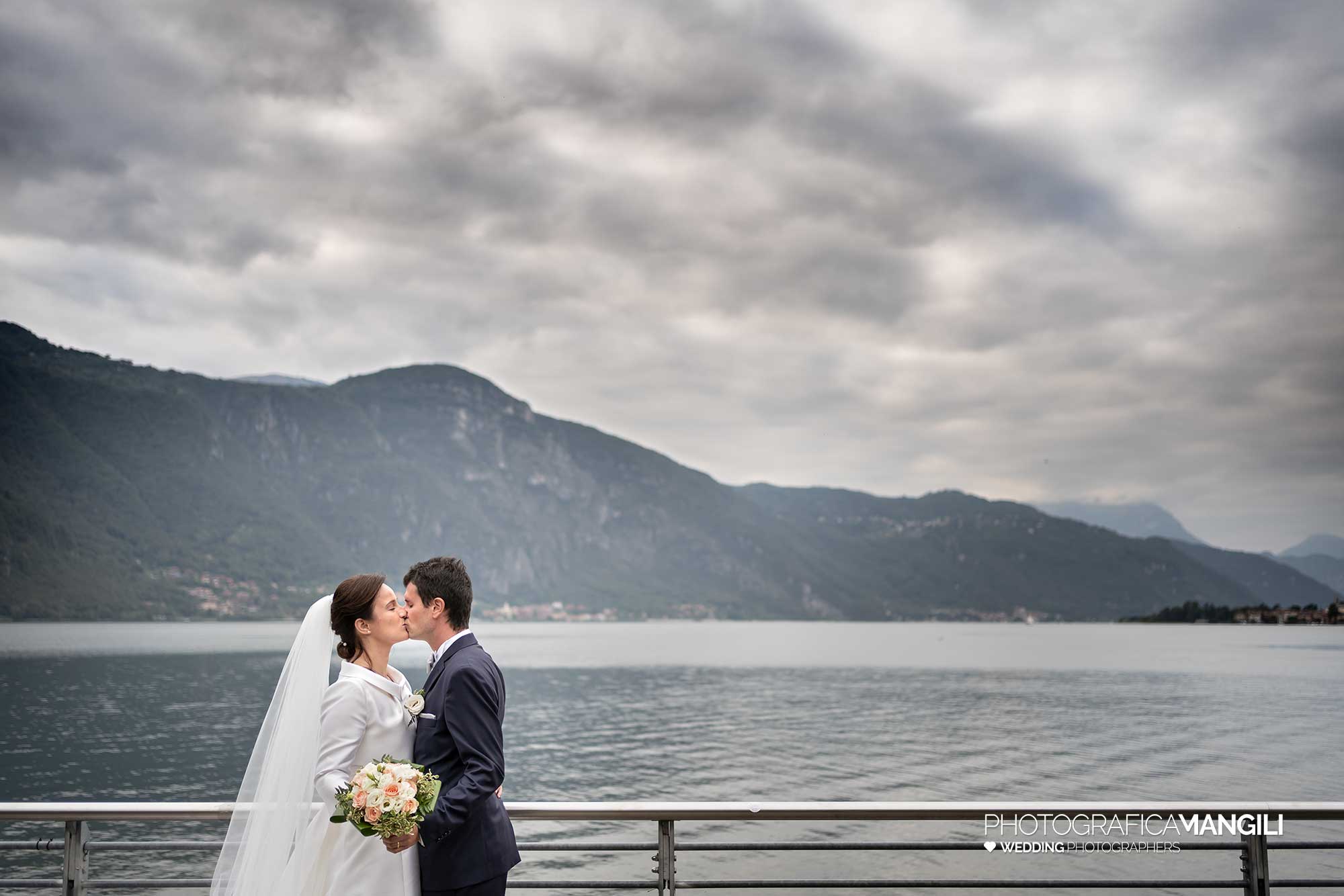 012 fotografo matrimonio wedding reportage bacio sposi abbadia lariana lecco como lake 012 fotografo matrimonio wedding reportage bacio sposi abbadia lariana lecco como lake