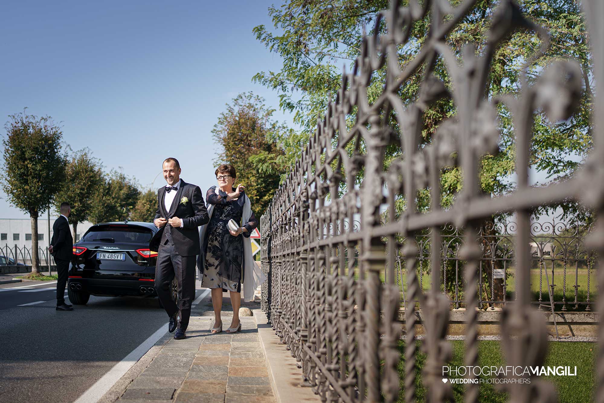 013 foto matrimonio reportage wedding arrivo sposo con mamma brescia 013 foto matrimonio reportage wedding arrivo sposo con mamma brescia