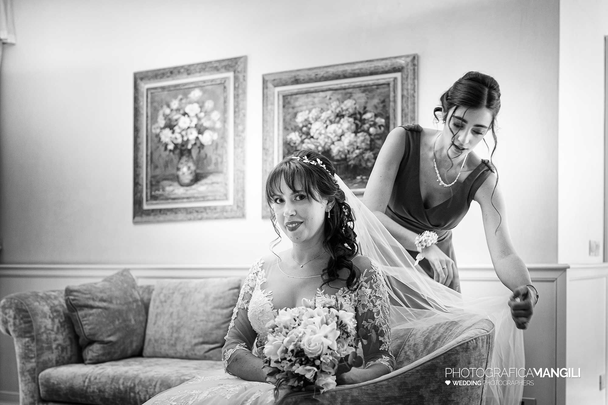 013 fotografo matrimonio reportage real wedding vestizione sposa villa zanchi stezzano bergamo 013 fotografo matrimonio reportage real wedding vestizione sposa villa zanchi stezzano bergamo