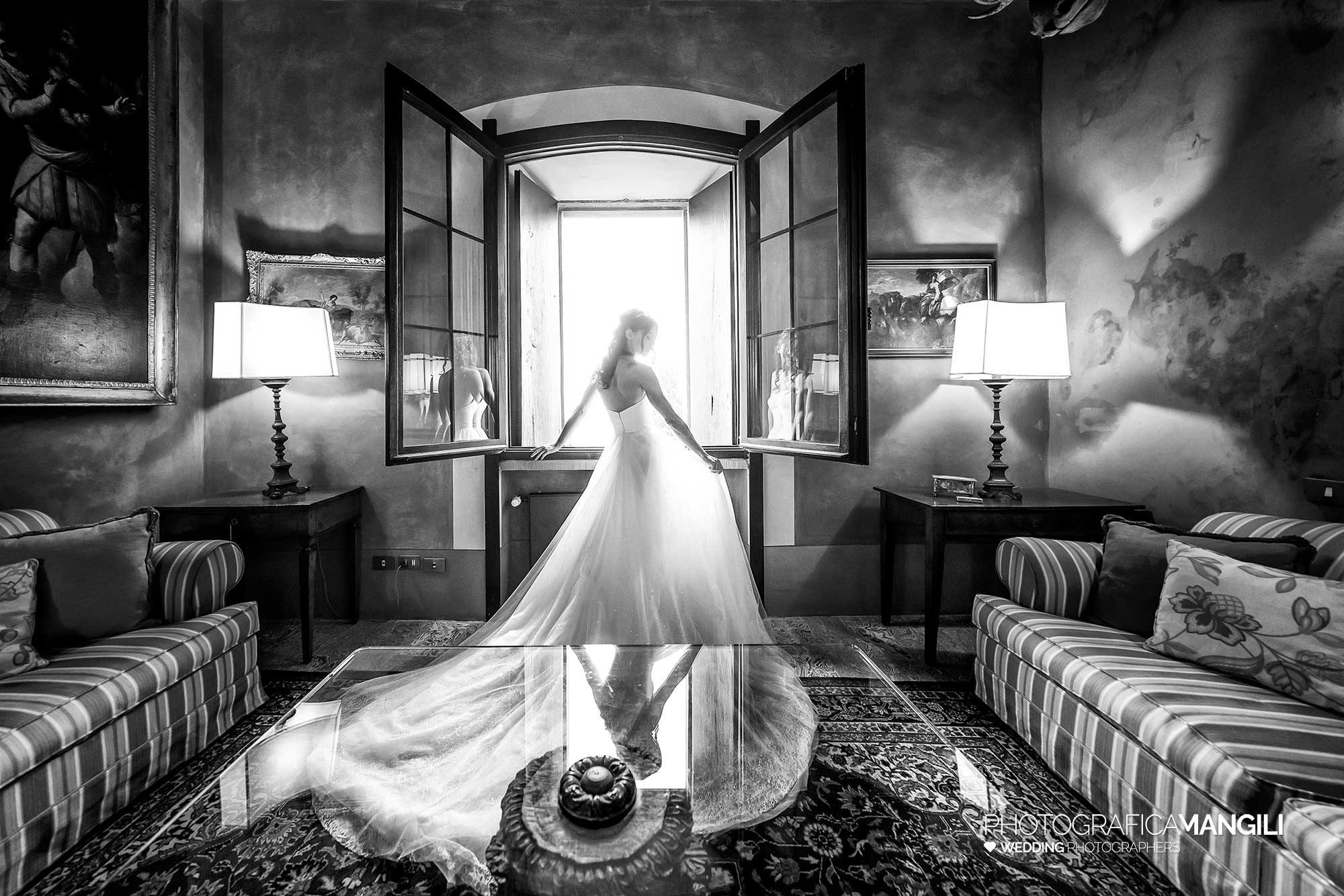 013 fotografo matrimonio reportage wedding ritratto sposa bianco nero castello rossino calolziocorte lecco lago como 013 fotografo matrimonio reportage wedding ritratto sposa bianco nero castello rossino calolziocorte lecco lago como