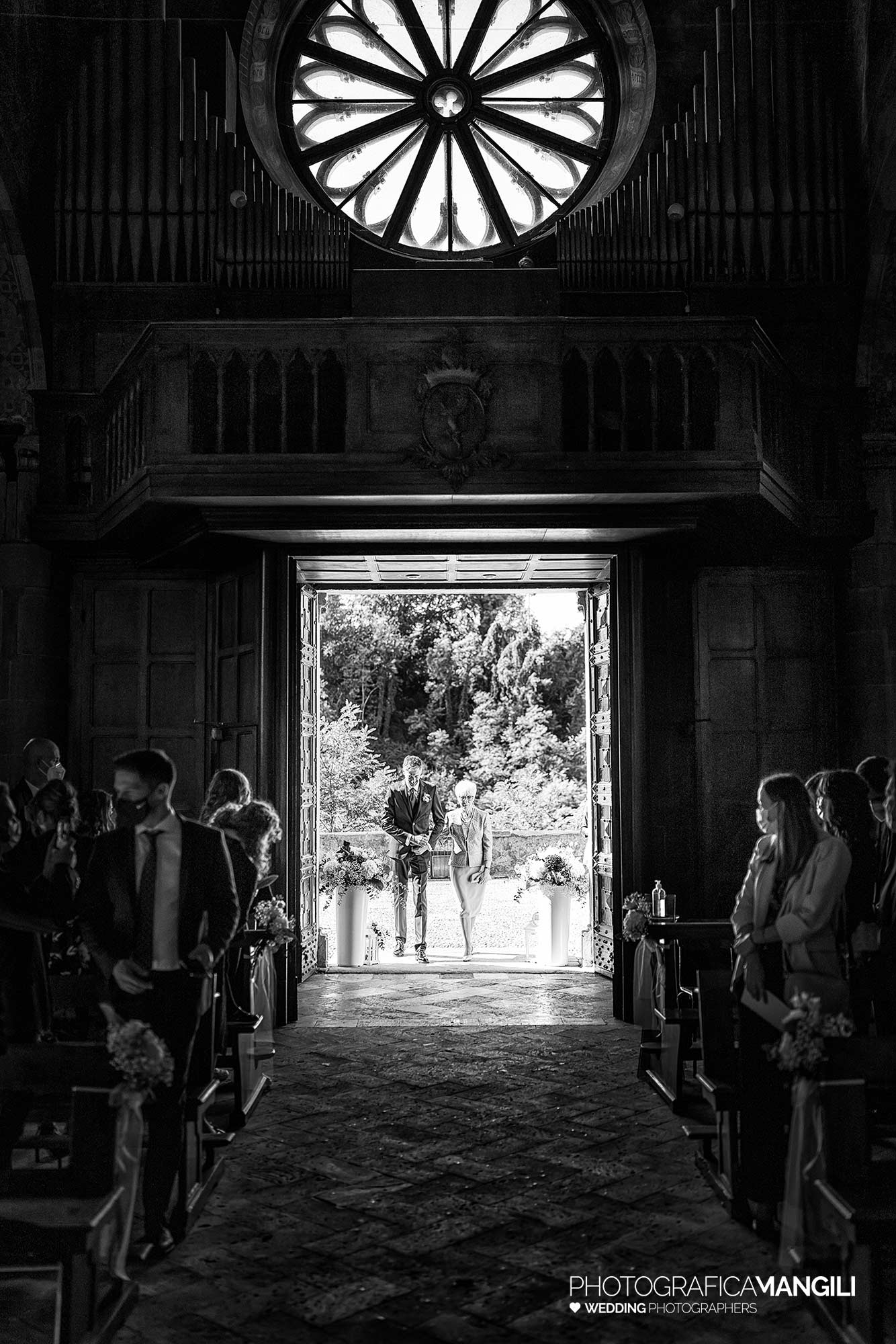 013 fotografo matrimonio wedding reportage ingresso sposo chiesa varese 013 fotografo matrimonio wedding reportage ingresso sposo chiesa varese