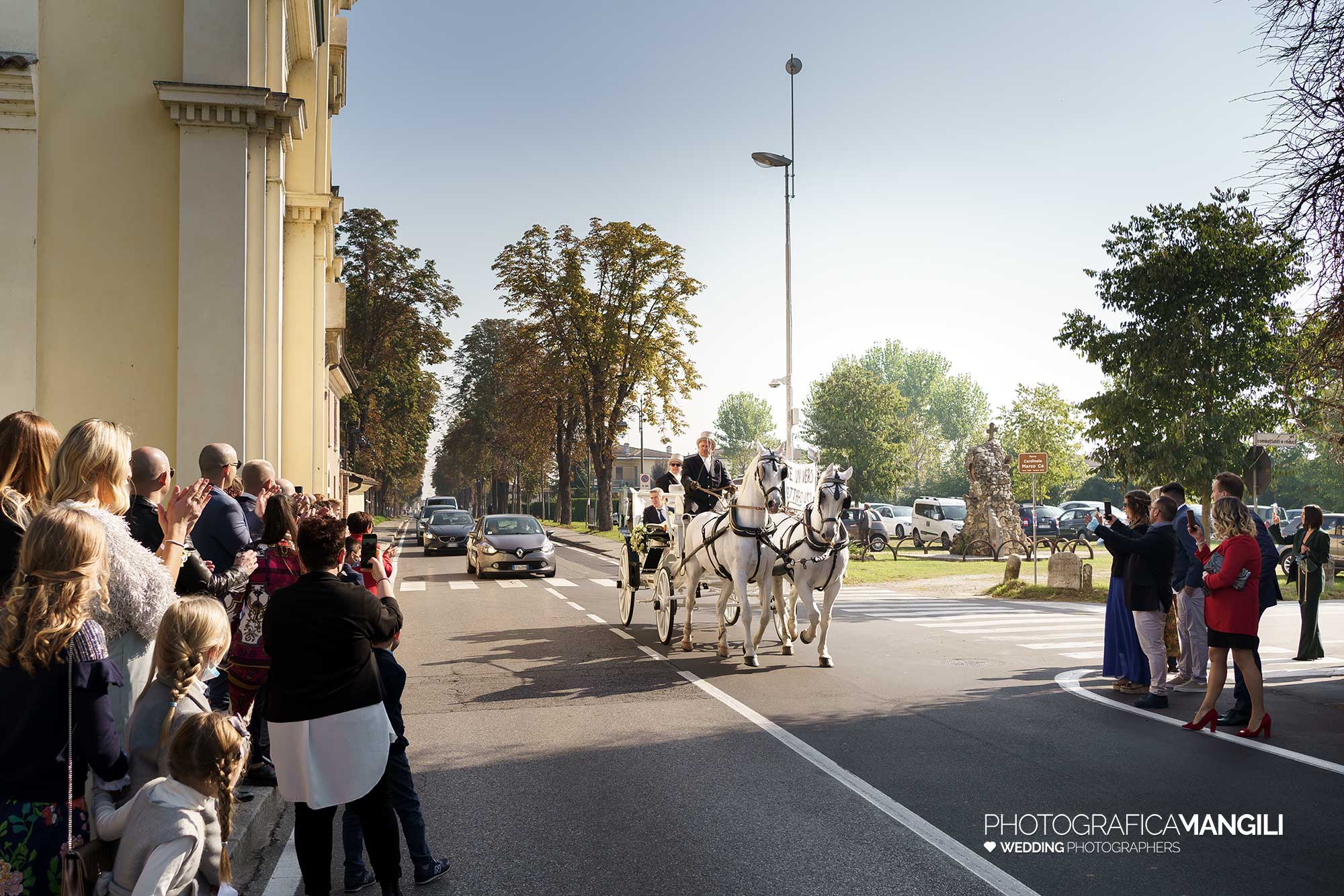 014 foto matrimonio reportage wedding arrivo sposa carrozza cavalli brescia 014 foto matrimonio reportage wedding arrivo sposa carrozza cavalli brescia