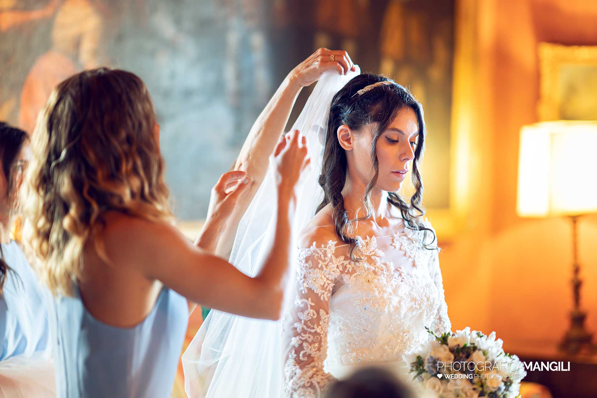 014 fotografo matrimonio reportage wedding preparazione sposa velo castello rossino calolziocorte lecco lago como 014 fotografo matrimonio reportage wedding preparazione sposa velo castello rossino calolziocorte lecco lago como