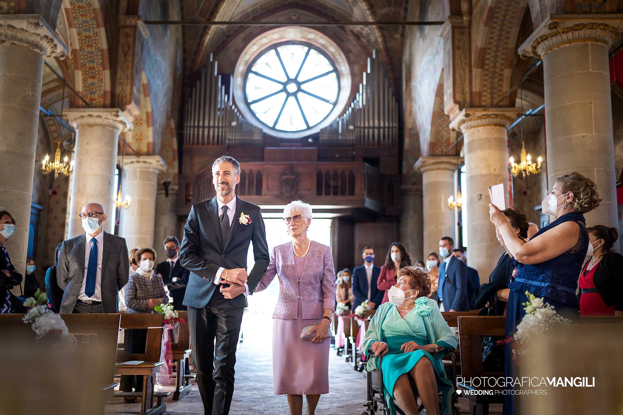 014 fotografo matrimonio wedding reportage ingresso sposo chiesa varese 014 fotografo matrimonio wedding reportage ingresso sposo chiesa varese