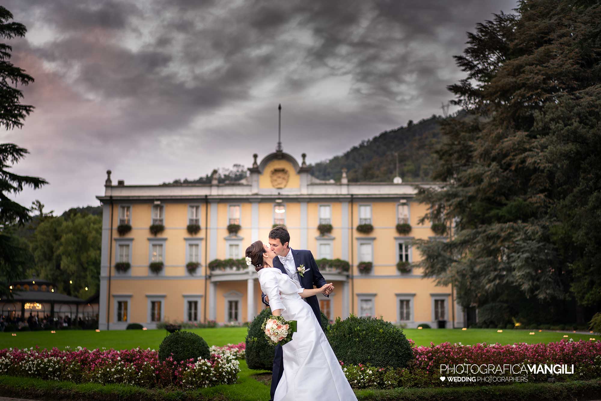 016 fotografo matrimonio wedding reportage ritratto sposi parco villa acquaroli carvico bergamo 016 fotografo matrimonio wedding reportage ritratto sposi parco villa acquaroli carvico bergamo