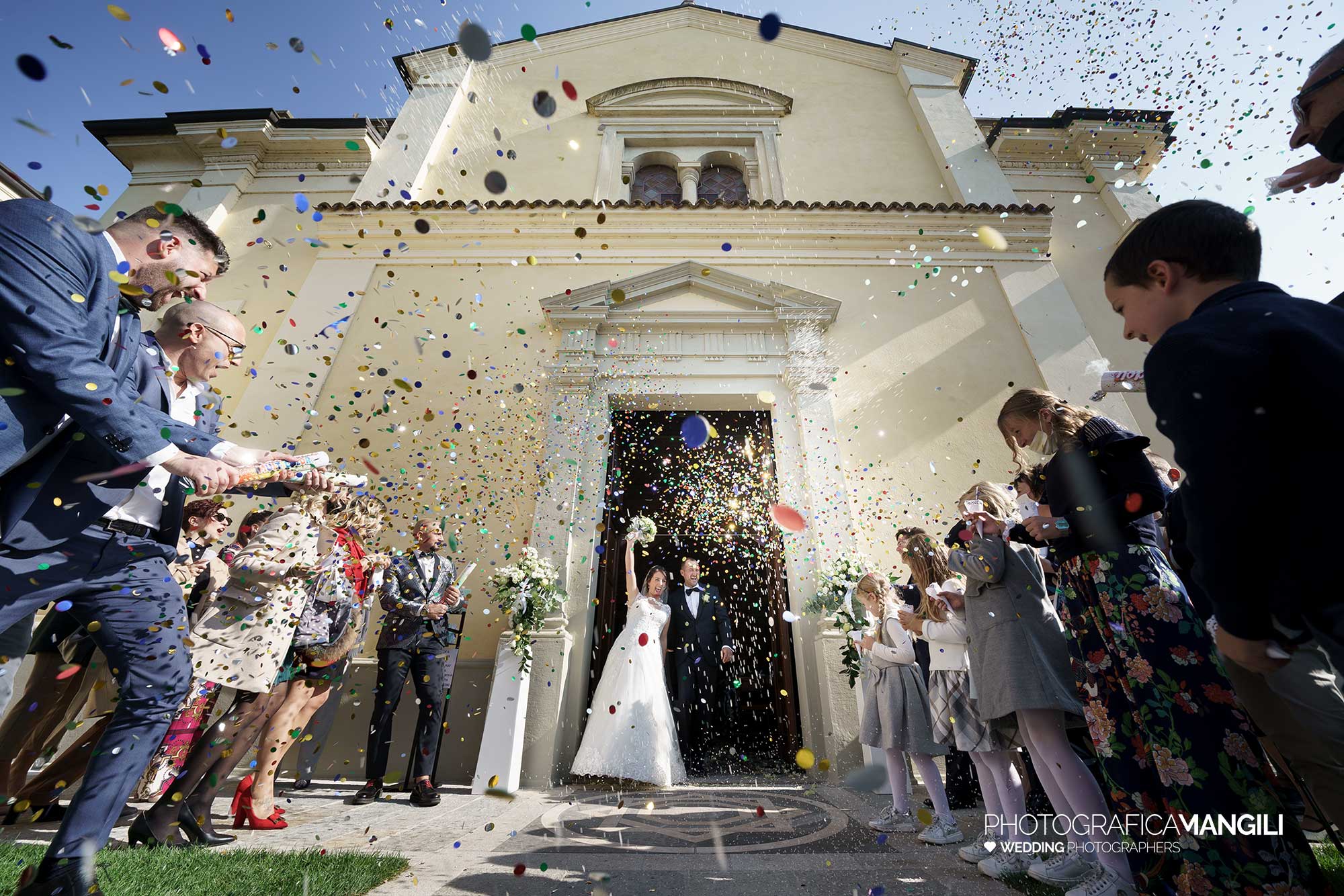 022 foto matrimonio reportage wedding uscita chiesa sposi lancio riso brescia 022 foto matrimonio reportage wedding uscita chiesa sposi lancio riso brescia