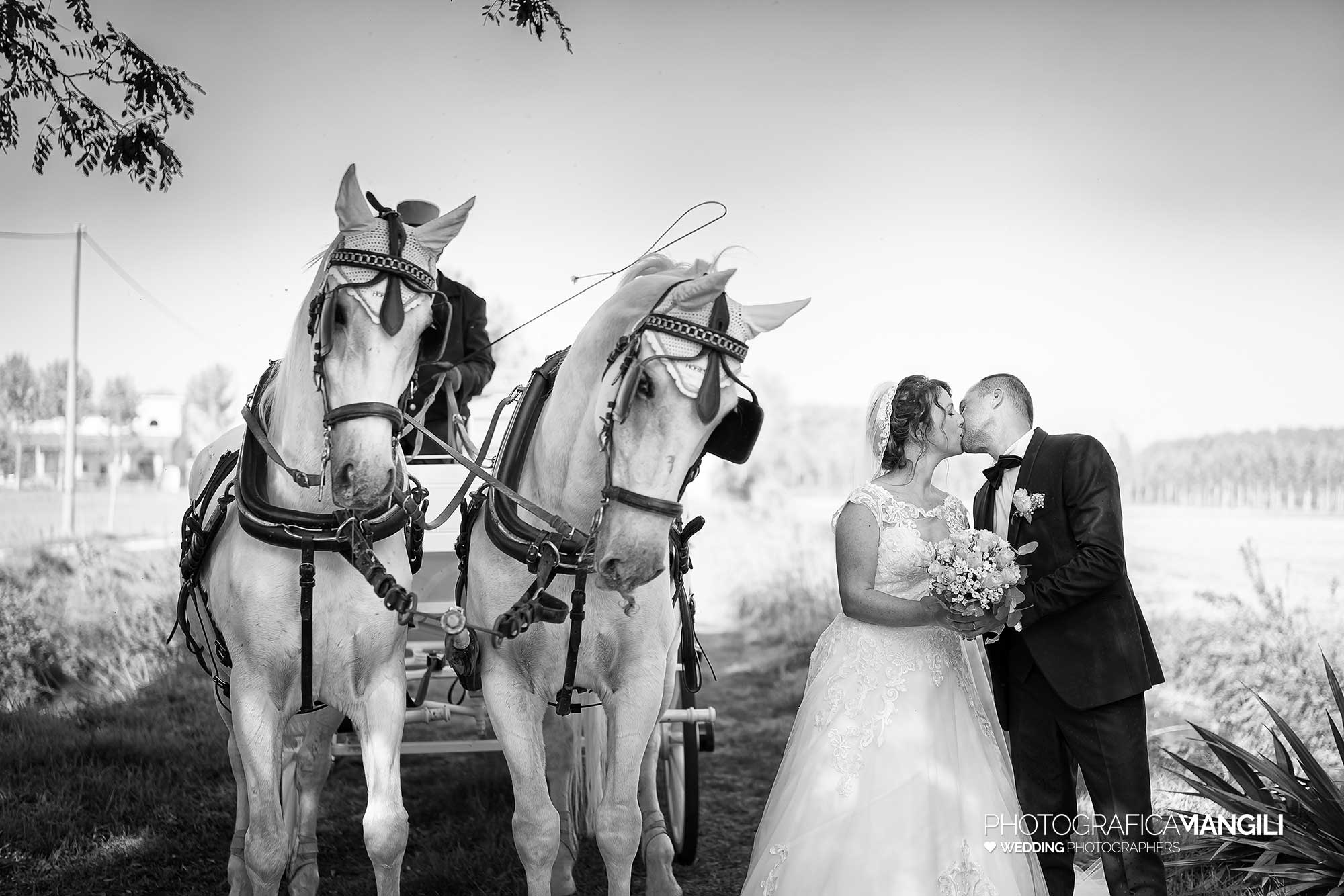 023 foto matrimonio reportage wedding bacio sposi carrozza cavalli brescia 023 foto matrimonio reportage wedding bacio sposi carrozza cavalli brescia