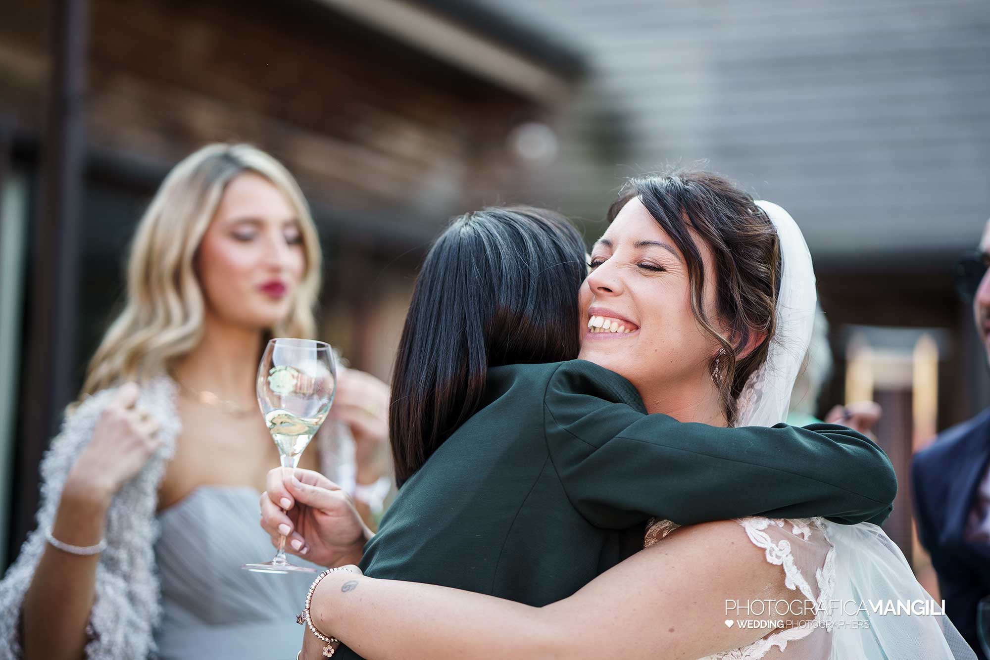 024 foto matrimonio reportage wedding amici sposi festa brindisi bersi serlini provaglio iseo brescia 024 foto matrimonio reportage wedding amici sposi festa brindisi bersi serlini provaglio iseo brescia