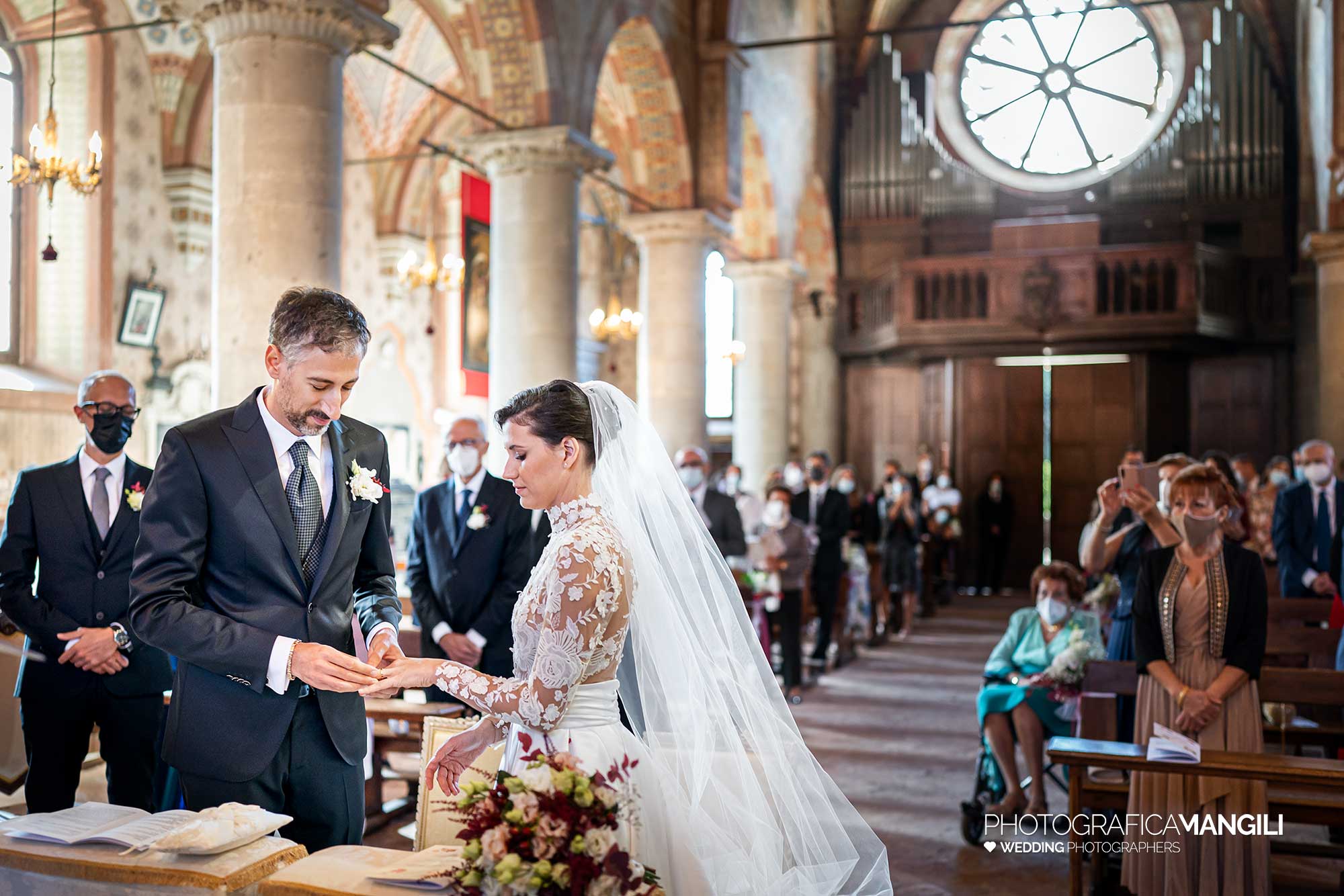 024 fotografo matrimonio wedding reportage sposi scambio anelli cerimonia religiosa chiesa varese 024 fotografo matrimonio wedding reportage sposi scambio anelli cerimonia religiosa chiesa varese