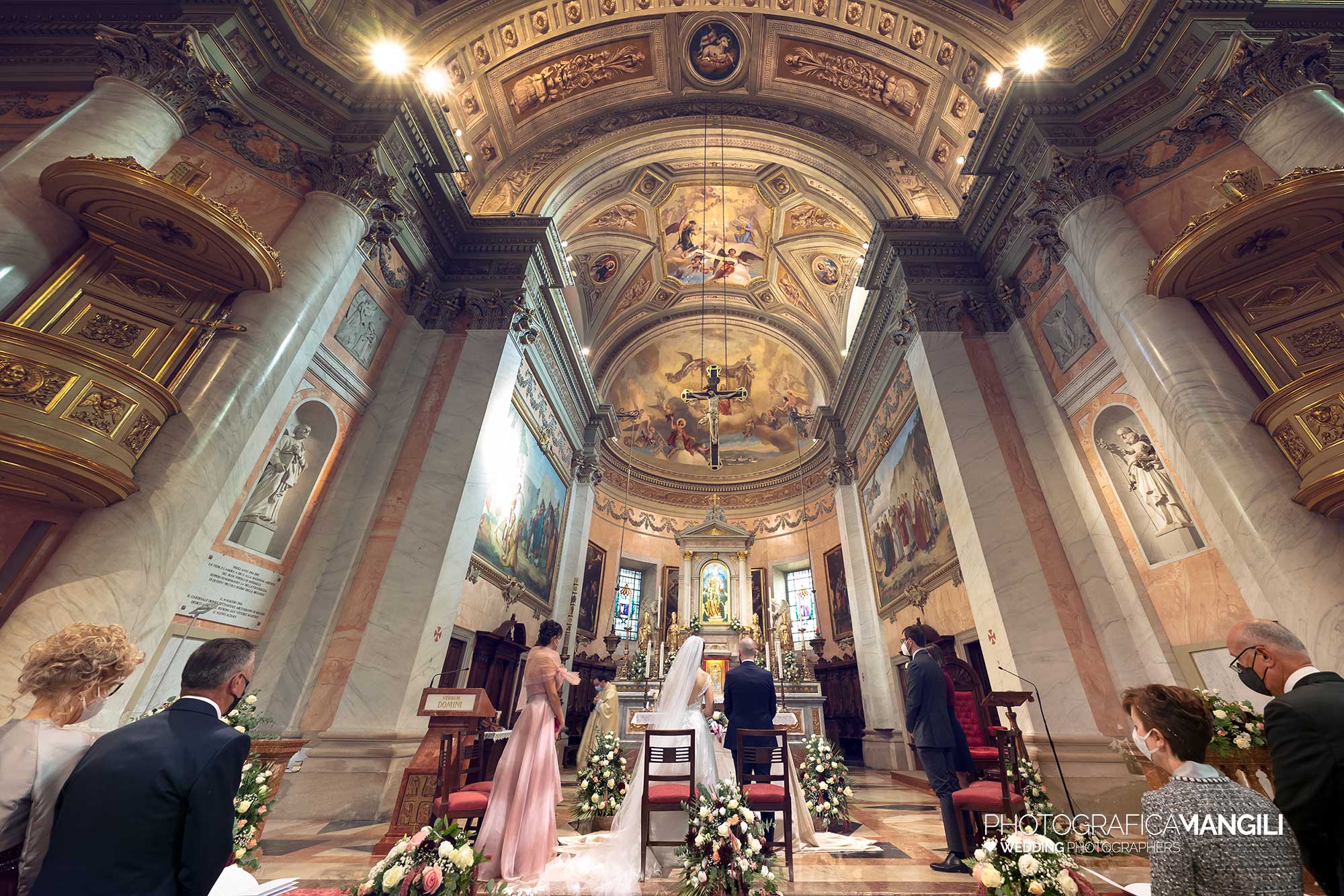 027 fotografo matrimonio wedding reportage sposi rito religioso chiesa lecco 027 fotografo matrimonio wedding reportage sposi rito religioso chiesa lecco