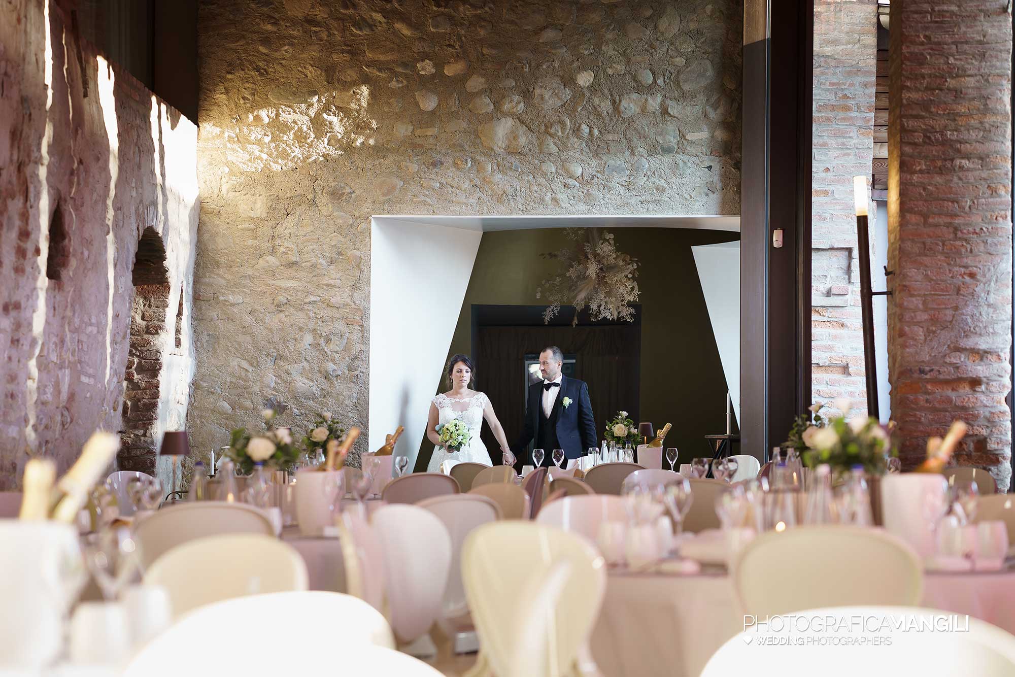 028 foto matrimonio reportage wedding ritratto sposi sala pranzo bersi serlini provaglio iseo brescia 028 foto matrimonio reportage wedding ritratto sposi sala pranzo bersi serlini provaglio iseo brescia