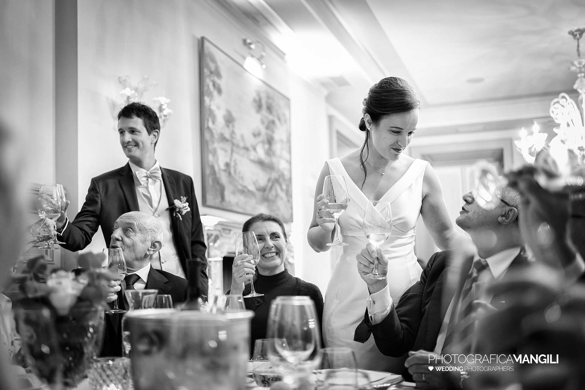 029 fotografo matrimonio wedding reportage sposi cena amici villa acquaroli carvico bergamo 029 fotografo matrimonio wedding reportage sposi cena amici villa acquaroli carvico bergamo