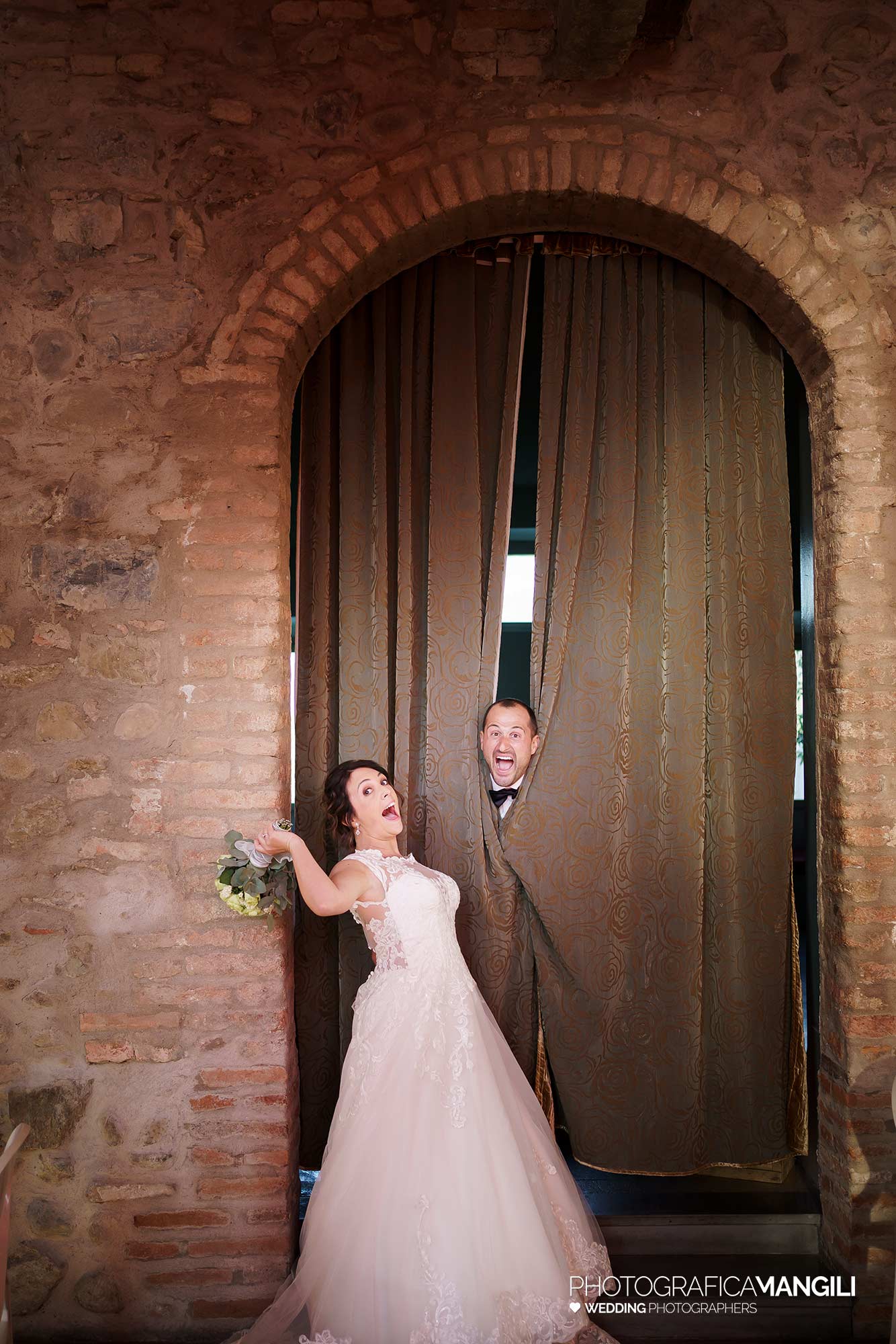 030 foto matrimonio reportage wedding ritratto sposi sala pranzo bersi serlini provaglio iseo brescia 030 foto matrimonio reportage wedding ritratto sposi sala pranzo bersi serlini provaglio iseo brescia