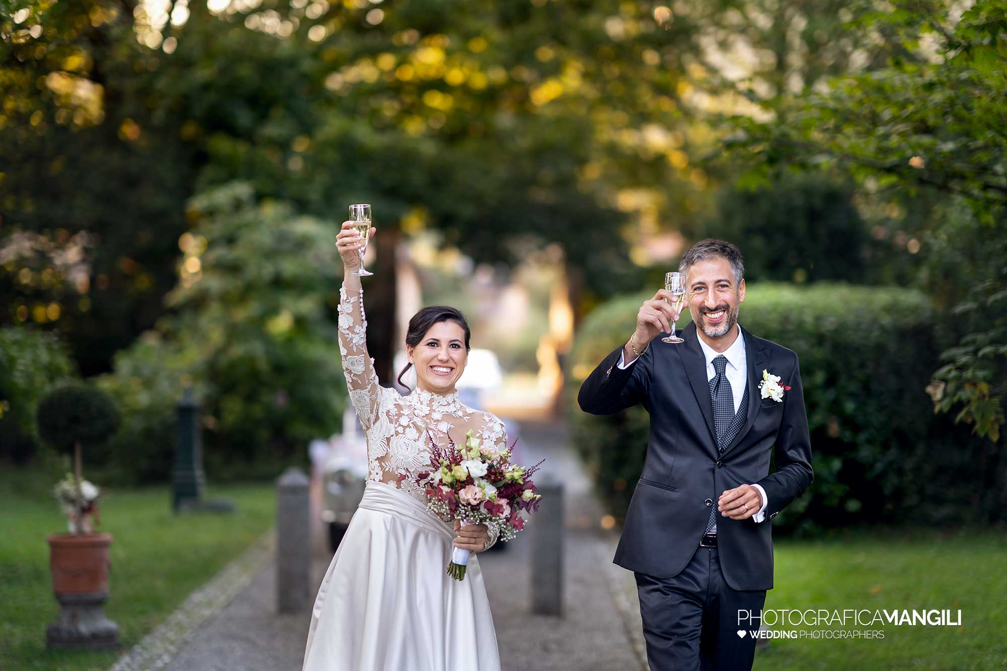 033 fotografo matrimonio wedding reportage ritratto sposi parco giardino villa parravicino sossnovsky erba como 033 fotografo matrimonio wedding reportage ritratto sposi parco giardino villa parravicino sossnovsky erba como