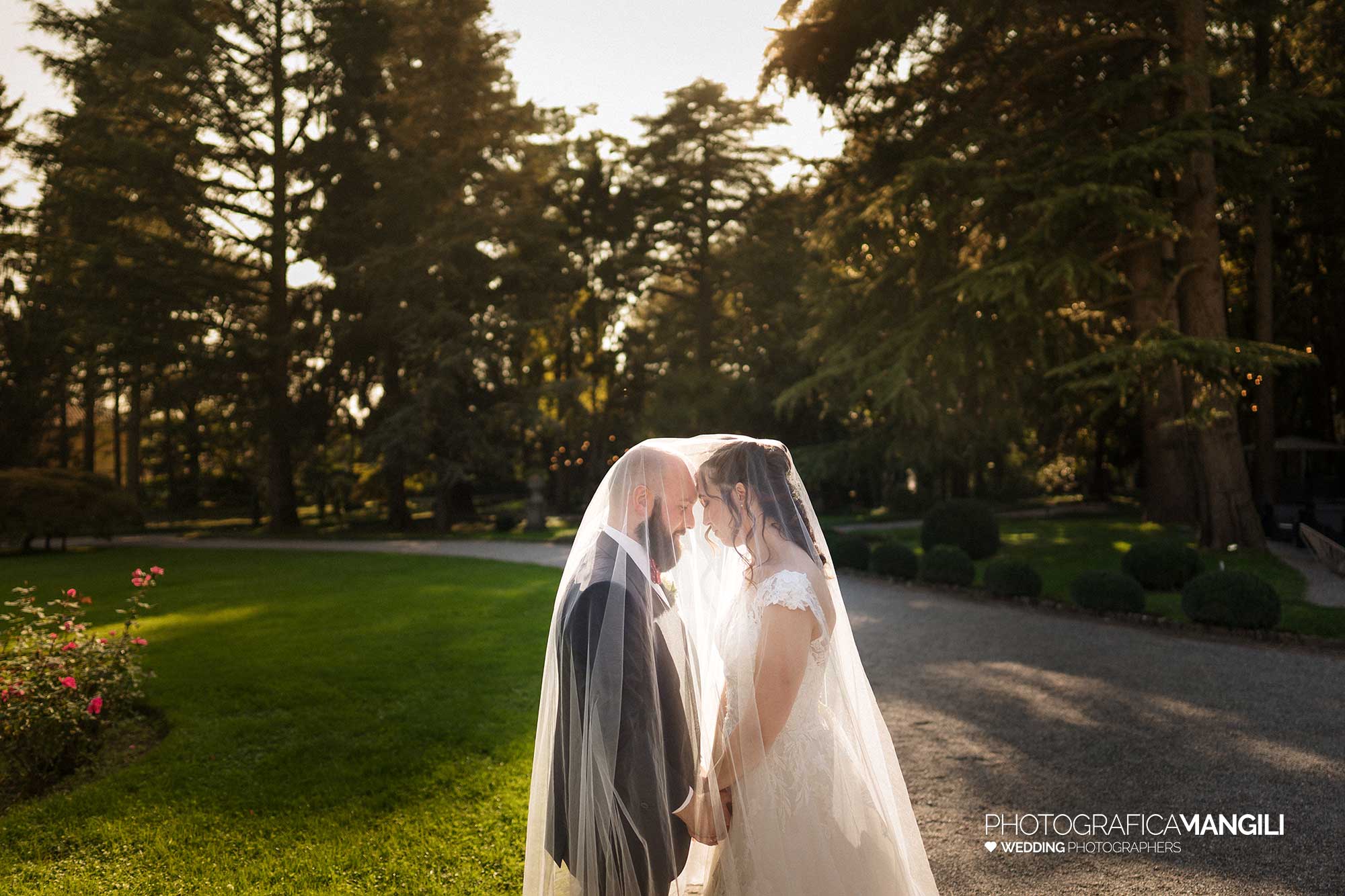 036 fotografo matrimonio wedding reportage ritratto sposi villa acquaroli carvico bergamo 036 fotografo matrimonio wedding reportage ritratto sposi villa acquaroli carvico bergamo