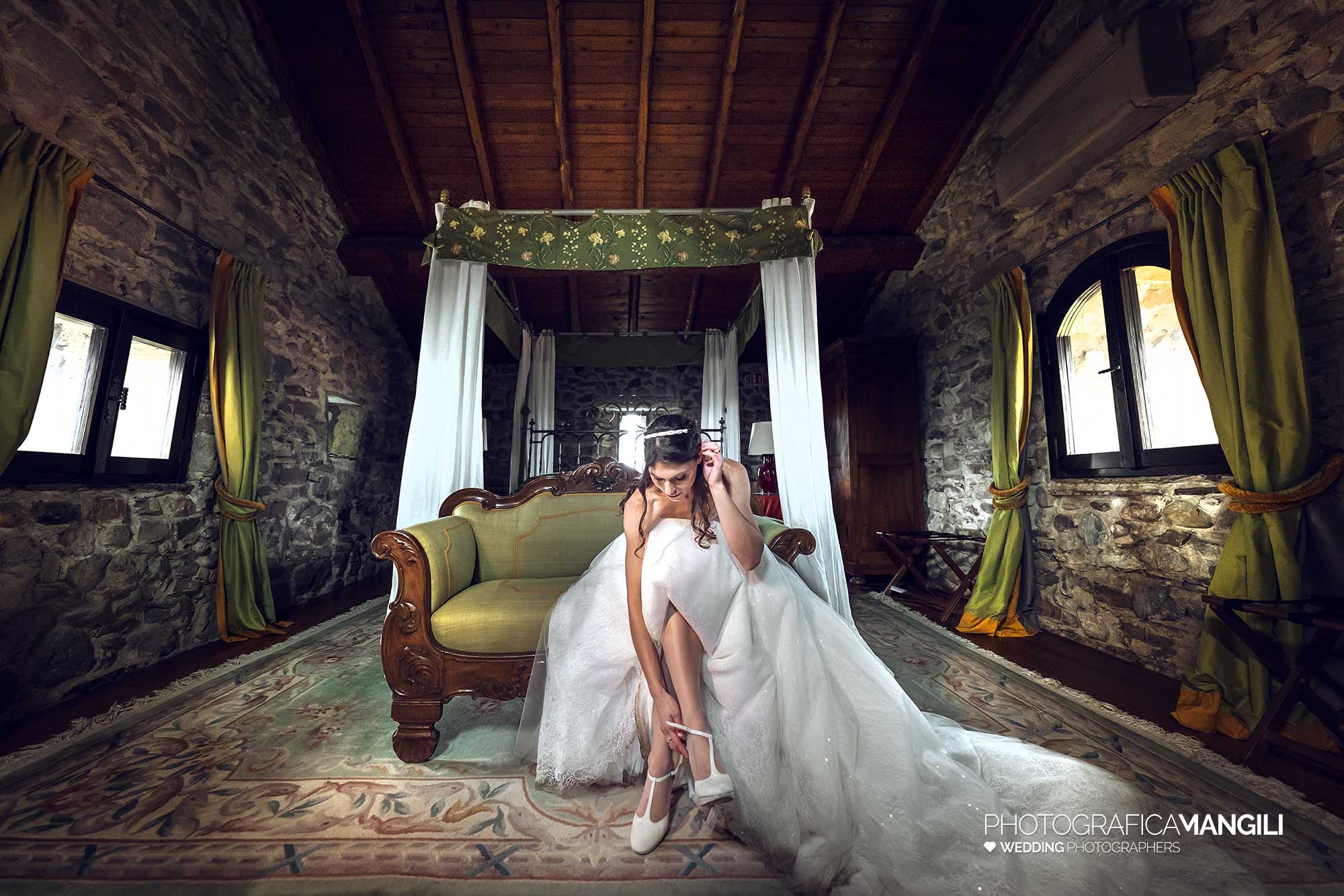 038 fotografo matrimonio reportage wedding ritratto sposi interno castello rossino calolziocorte lecco lago como 038 fotografo matrimonio reportage wedding ritratto sposi interno castello rossino calolziocorte lecco lago como