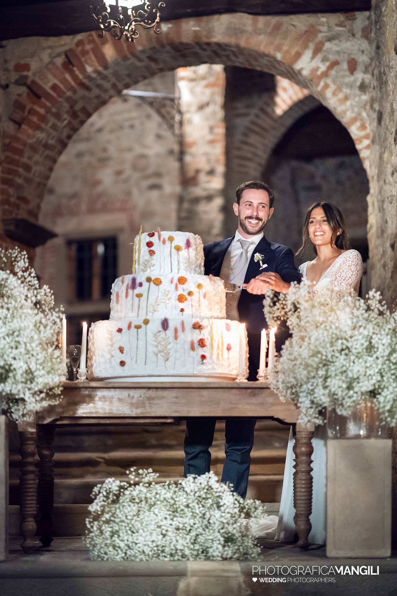 039 fotografo matrimonio reportage wedding taglio torta castello cernusco lombardone lecco 039 fotografo matrimonio reportage wedding taglio torta castello cernusco lombardone lecco