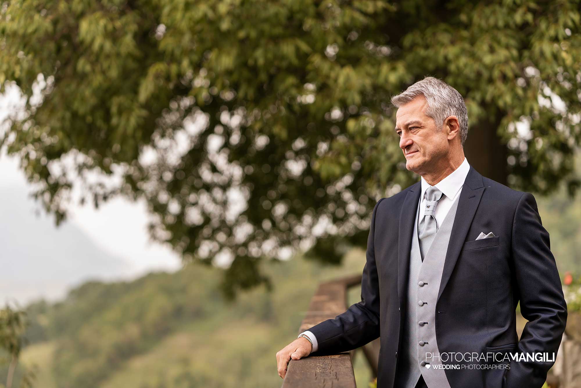 03 fotografo matrimonio reportage wedding ritratto sposo castello rossino calolziocorte lecco lago como 03 fotografo matrimonio reportage wedding ritratto sposo castello rossino calolziocorte lecco lago como