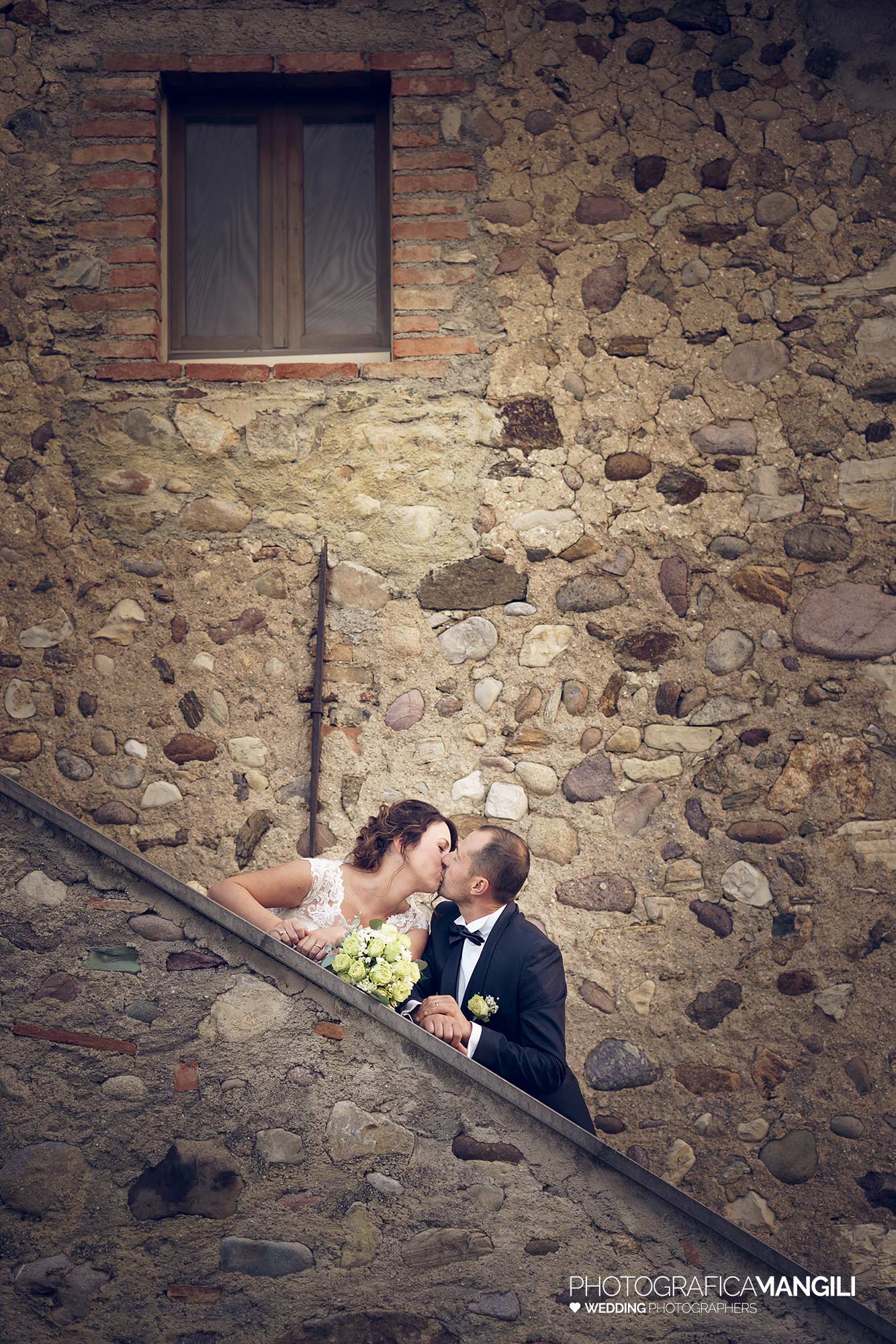 040 foto matrimonio reportage wedding ritratto sposi scala esterni bersi serlini provaglio iseo brescia 040 foto matrimonio reportage wedding ritratto sposi scala esterni bersi serlini provaglio iseo brescia