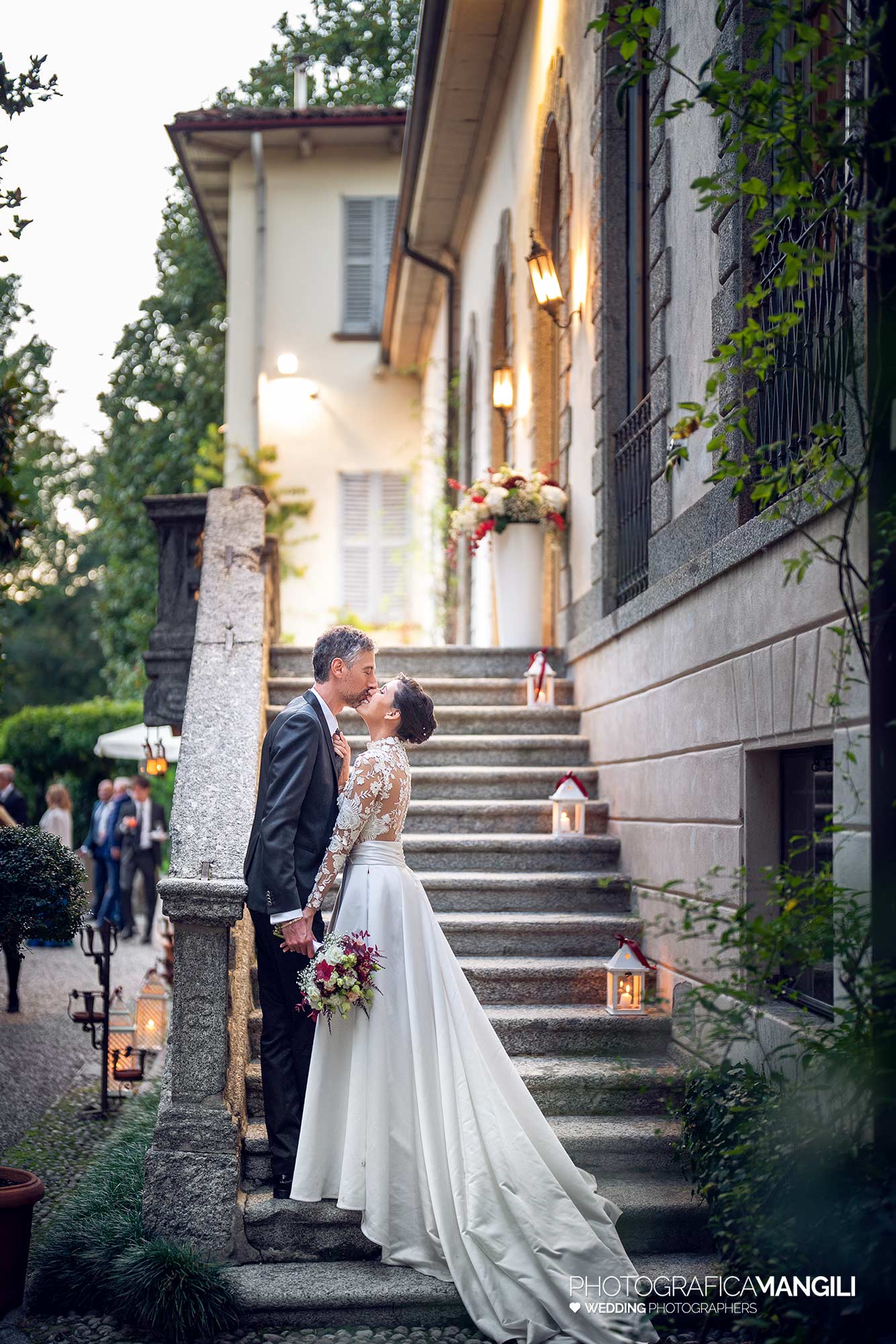 042 fotografo matrimonio wedding reportage ritratto sposi parco scalinata villa parravicino sossnovsky erba como 042 fotografo matrimonio wedding reportage ritratto sposi parco scalinata villa parravicino sossnovsky erba como