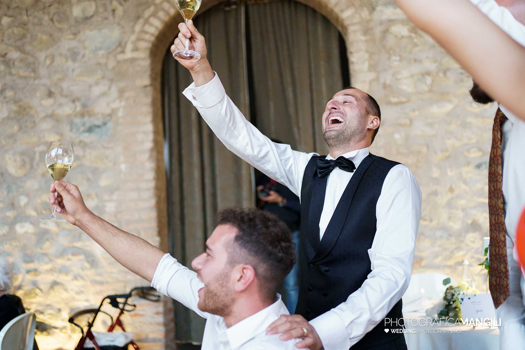 043 foto matrimonio reportage wedding amici sposi brindisi bersi serlini provaglio iseo brescia 043 foto matrimonio reportage wedding amici sposi brindisi bersi serlini provaglio iseo brescia