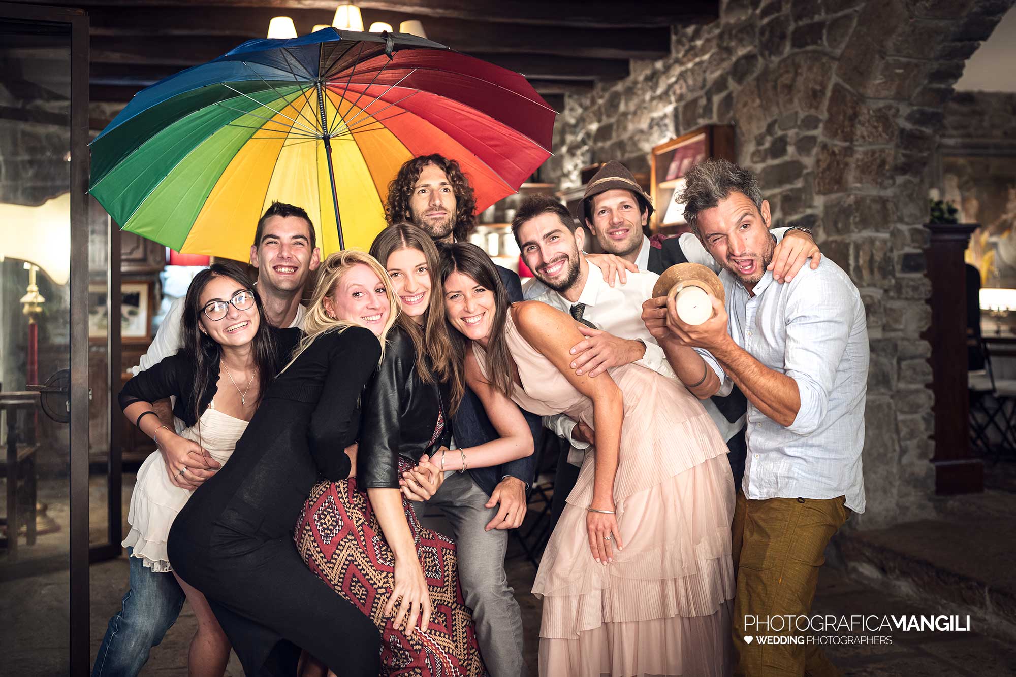 043 fotografo matrimonio reportage wedding ritratto amici sposi castello rossino calolziocorte lecco lago como 043 fotografo matrimonio reportage wedding ritratto amici sposi castello rossino calolziocorte lecco lago como