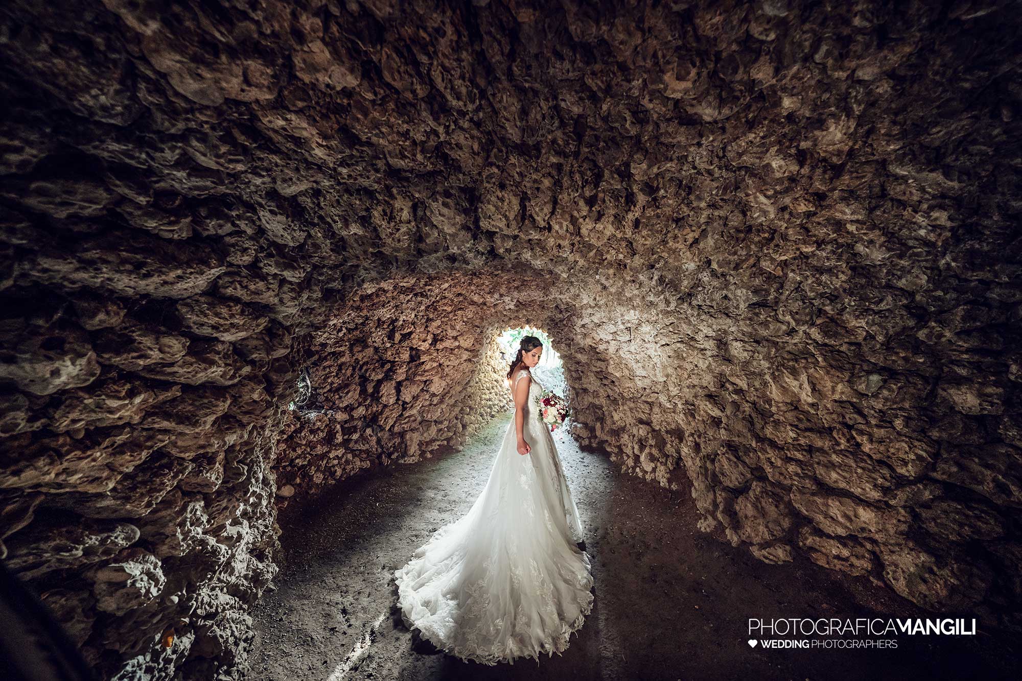 043 fotografo matrimonio wedding reportage ritratto sposi grotta parco villa acquaroli carvico bergamo 043 fotografo matrimonio wedding reportage ritratto sposi grotta parco villa acquaroli carvico bergamo