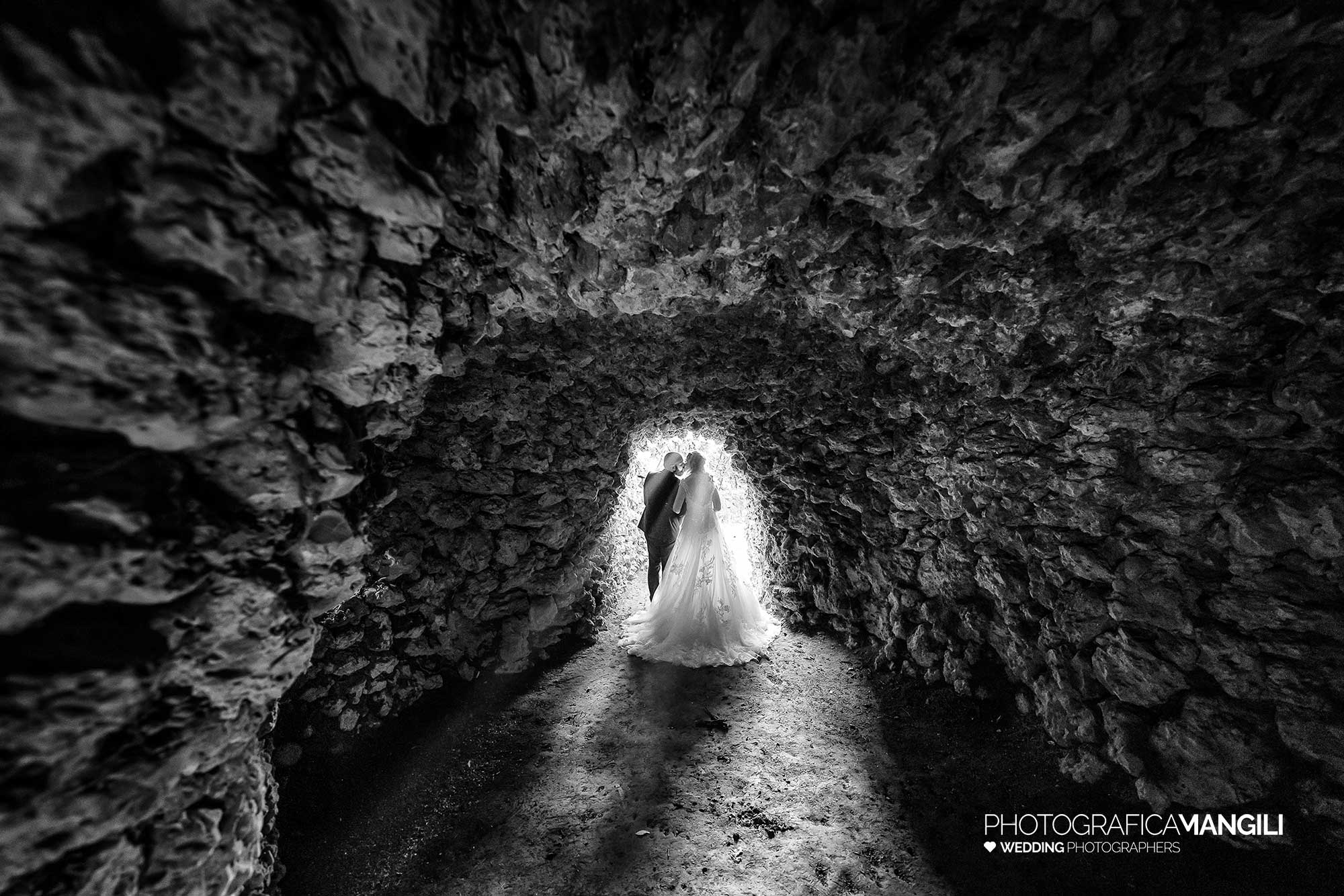 045 fotografo matrimonio wedding reportage ritratto sposi grotta parco villa acquaroli carvico bergamo 045 fotografo matrimonio wedding reportage ritratto sposi grotta parco villa acquaroli carvico bergamo