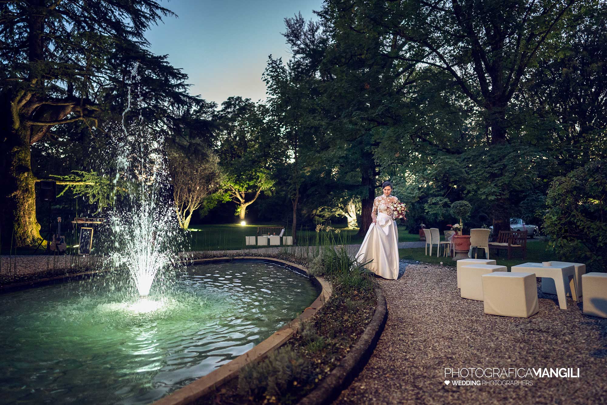 046 fotografo matrimonio wedding reportage sposa parco fontana villa parravicino sossnovsky erba como 046 fotografo matrimonio wedding reportage sposa parco fontana villa parravicino sossnovsky erba como
