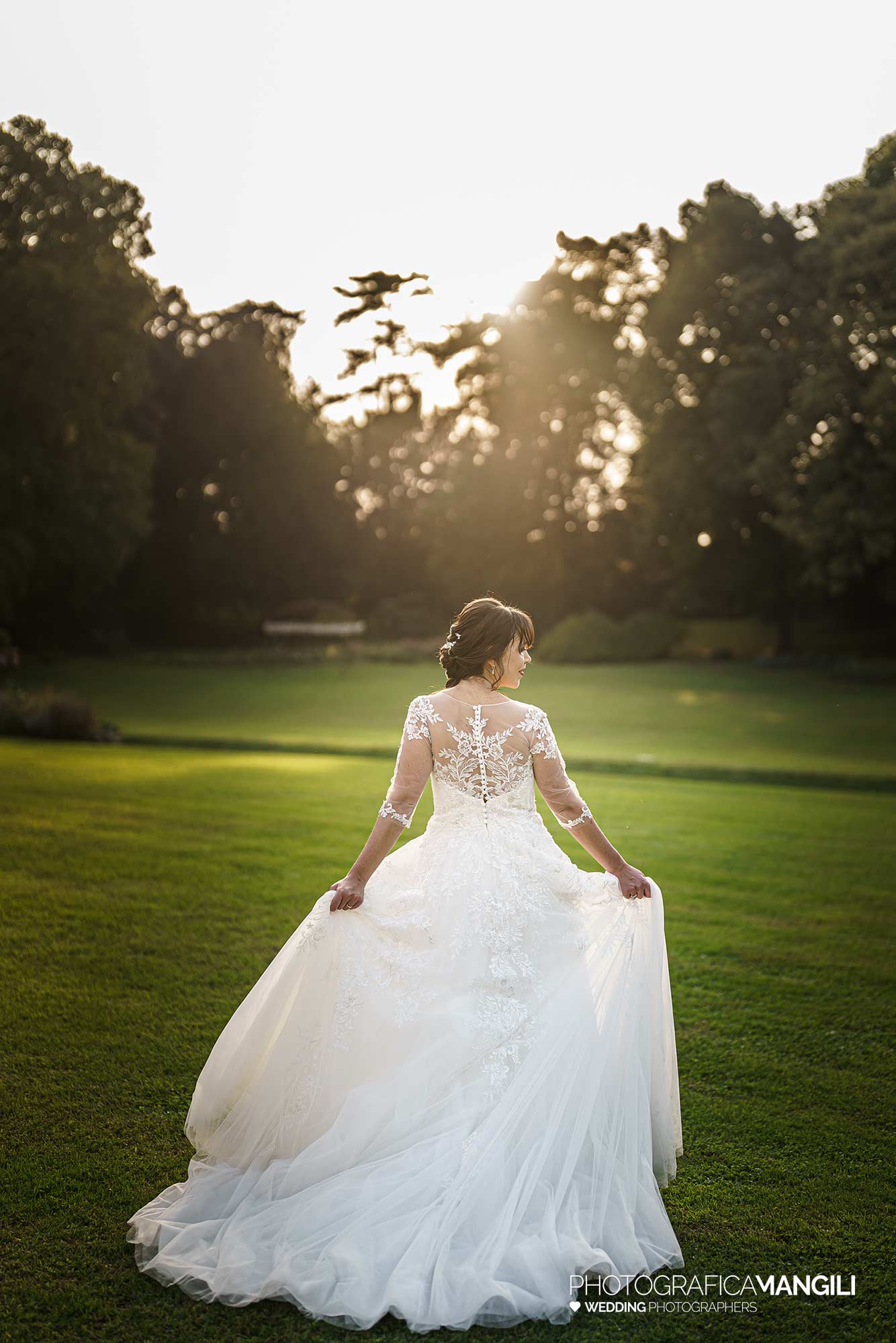 048 fotografo matrimonio reportage real wedding sposa abito ritratto luce tramonto parco villa zanchi stezzano bergamo 048 fotografo matrimonio reportage real wedding sposa abito ritratto luce tramonto parco villa zanchi stezzano bergamo