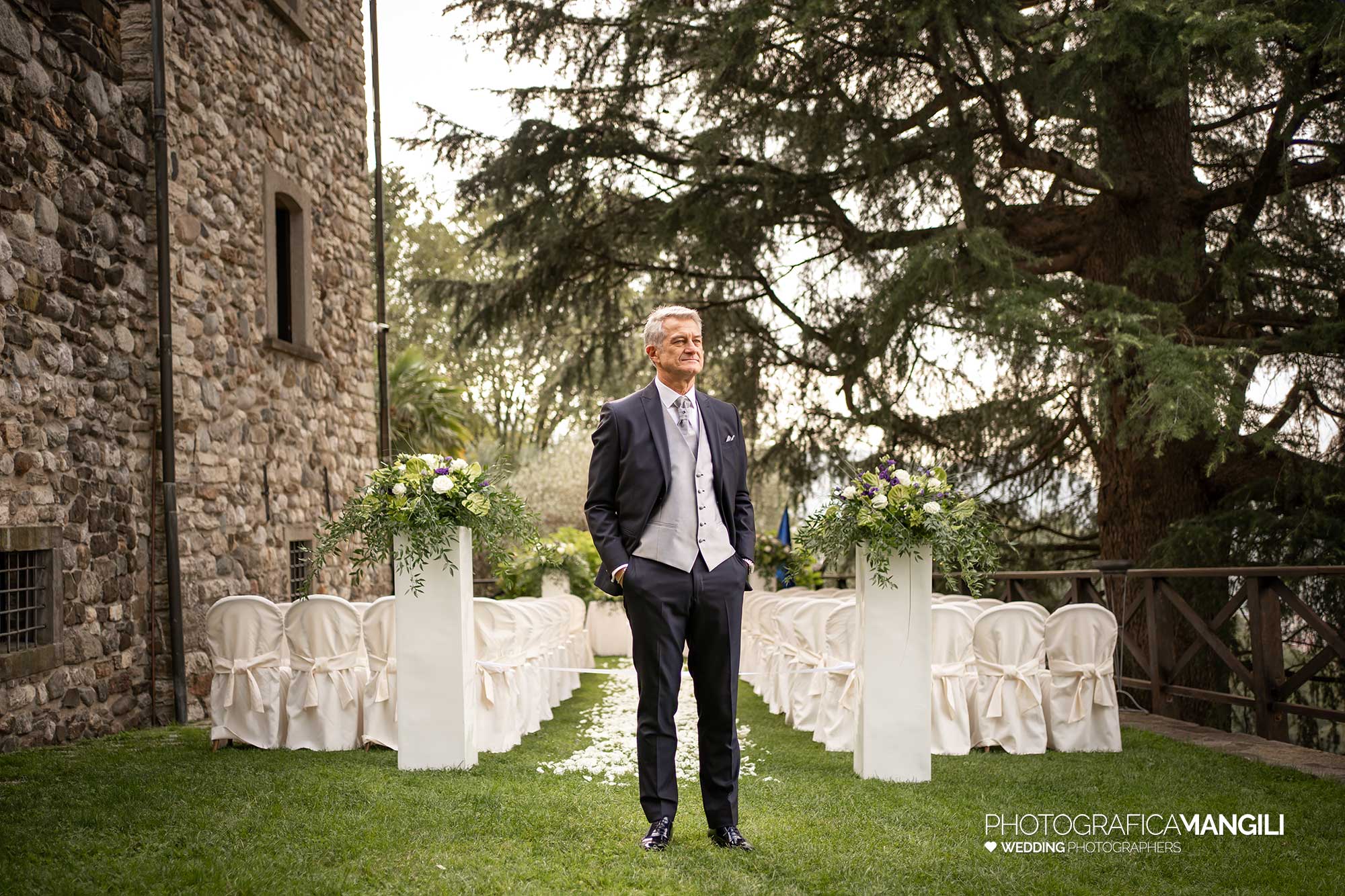 04 fotografo matrimonio reportage wedding ritratto sposo castello rossino calolziocorte lecco lago como 04 fotografo matrimonio reportage wedding ritratto sposo castello rossino calolziocorte lecco lago como