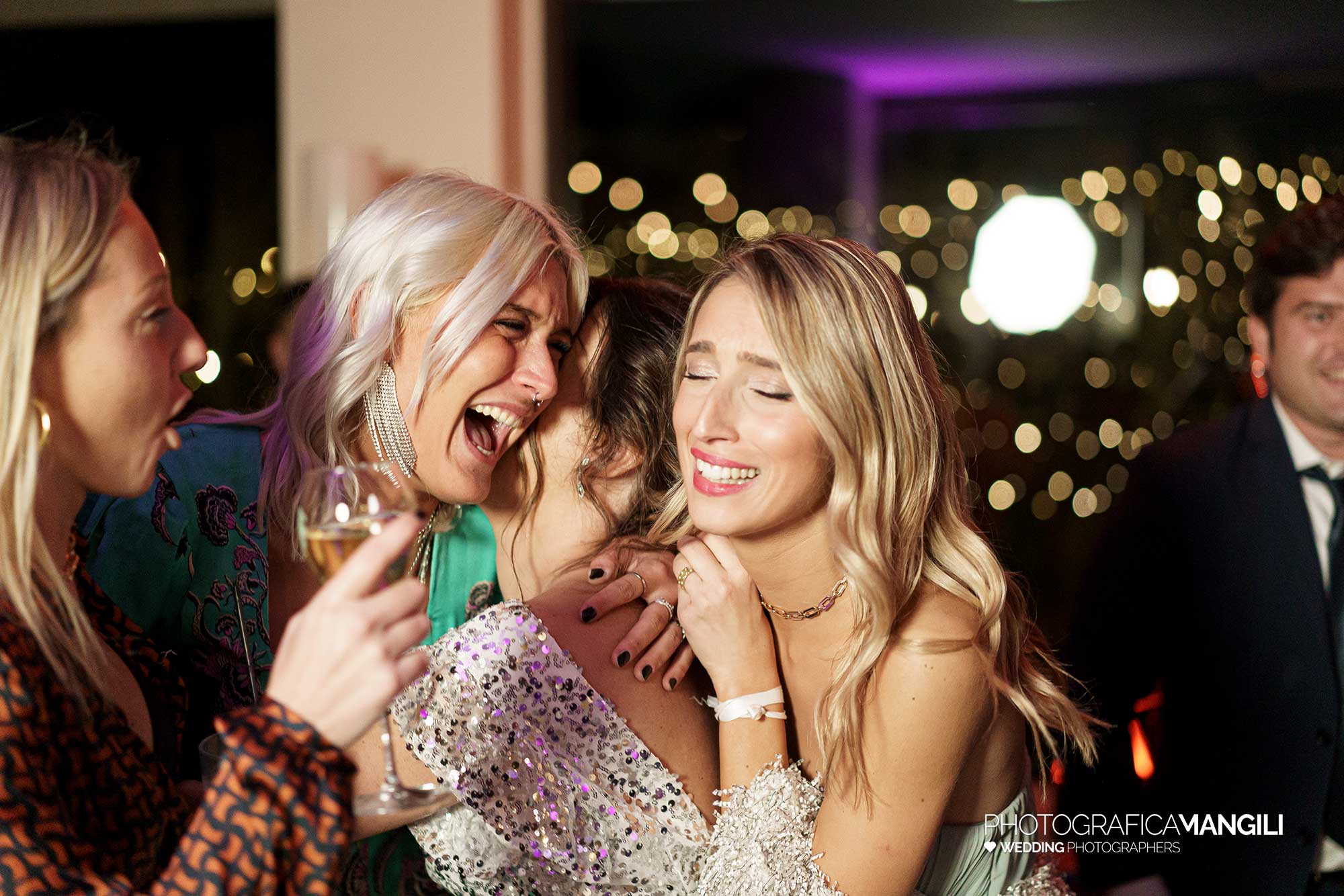 052 foto matrimonio reportage wedding sposi spettacolo amici musica festa bersi serlini provaglio iseo brescia 052 foto matrimonio reportage wedding sposi spettacolo amici musica festa bersi serlini provaglio iseo brescia