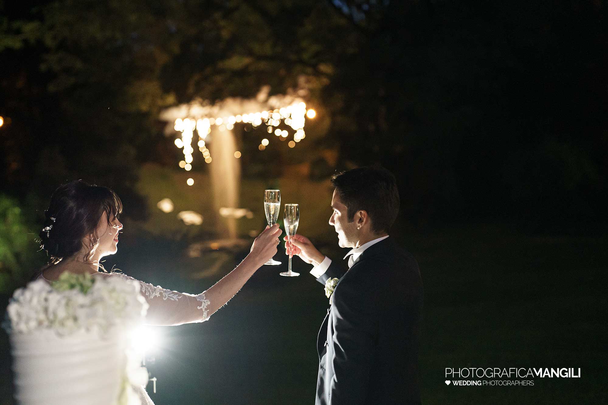 054 fotografo matrimonio reportage real wedding sposi taglio torta brindisi villa zanchi stezzano bergamo 054 fotografo matrimonio reportage real wedding sposi taglio torta brindisi villa zanchi stezzano bergamo