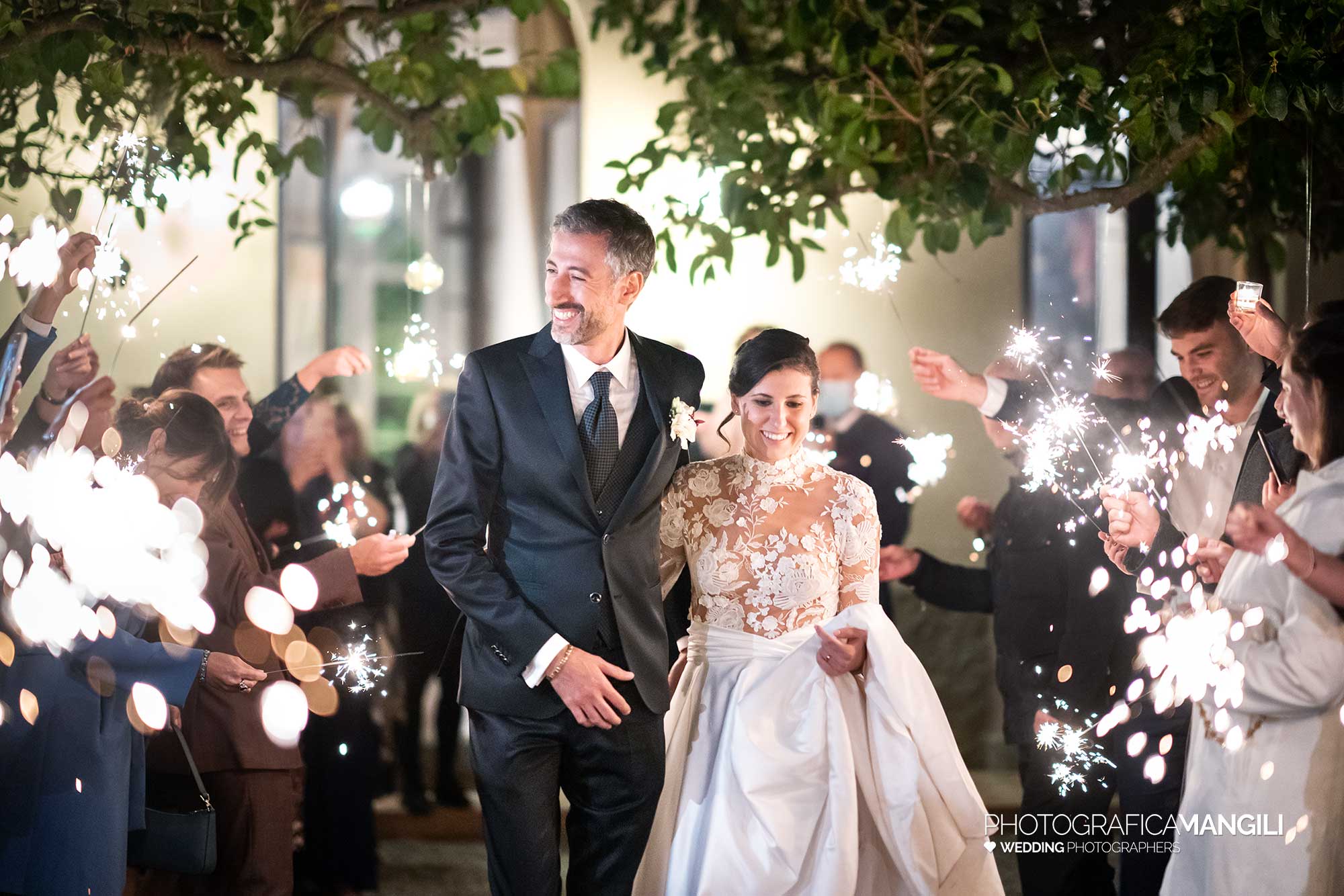 054 fotografo matrimonio wedding reportage ballo sposi lucine villa parravicino sossnovsky erba como 054 fotografo matrimonio wedding reportage ballo sposi lucine villa parravicino sossnovsky erba como