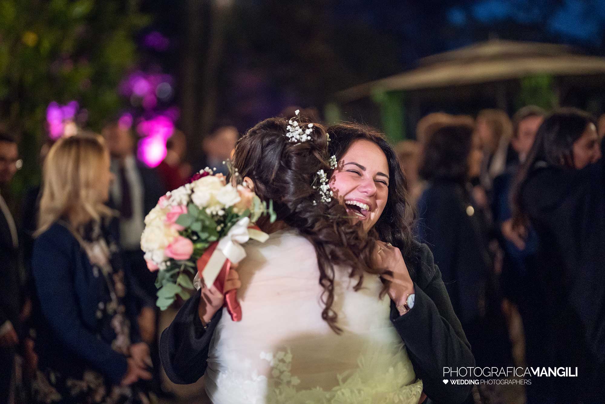 055 fotografo matrimonio wedding reportage sposa lancio bouquet villa acquaroli carvico bergamo 055 fotografo matrimonio wedding reportage sposa lancio bouquet villa acquaroli carvico bergamo