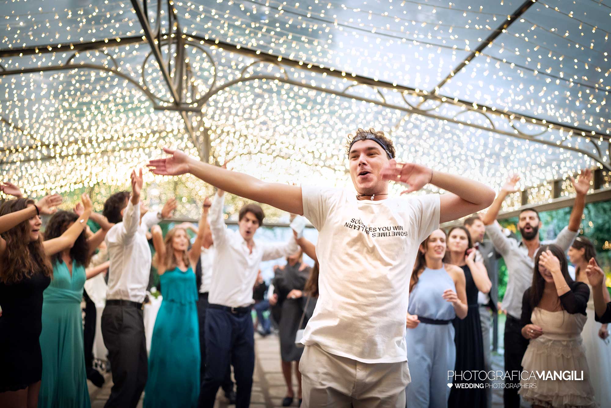 058 fotografo matrimonio reportage wedding sposi amici festa balli musica castello rossino calolziocorte lecco lago como 058 fotografo matrimonio reportage wedding sposi amici festa balli musica castello rossino calolziocorte lecco lago como