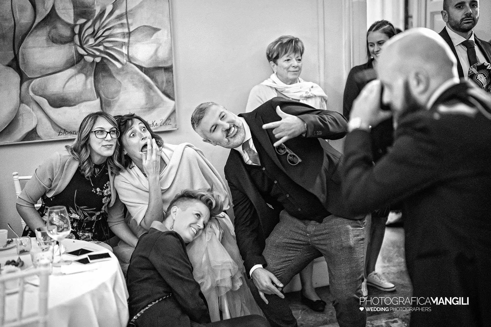 058 fotografo matrimonio wedding reportage amici sposi foto villa acquaroli carvico bergamo 058 fotografo matrimonio wedding reportage amici sposi foto villa acquaroli carvico bergamo