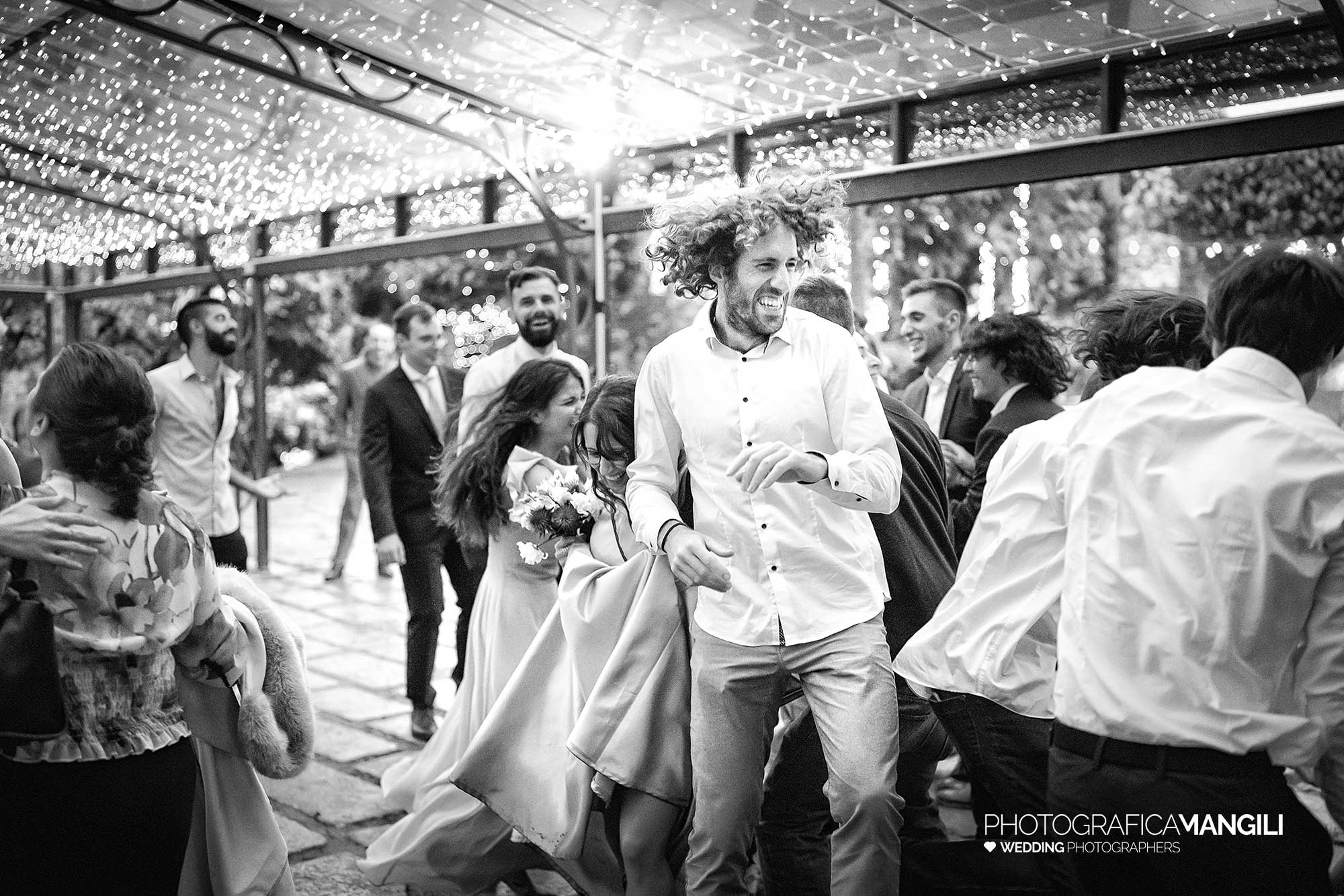 061 fotografo matrimonio reportage wedding sposi amici festa balli musica castello rossino calolziocorte lecco lago como 061 fotografo matrimonio reportage wedding sposi amici festa balli musica castello rossino calolziocorte lecco lago como