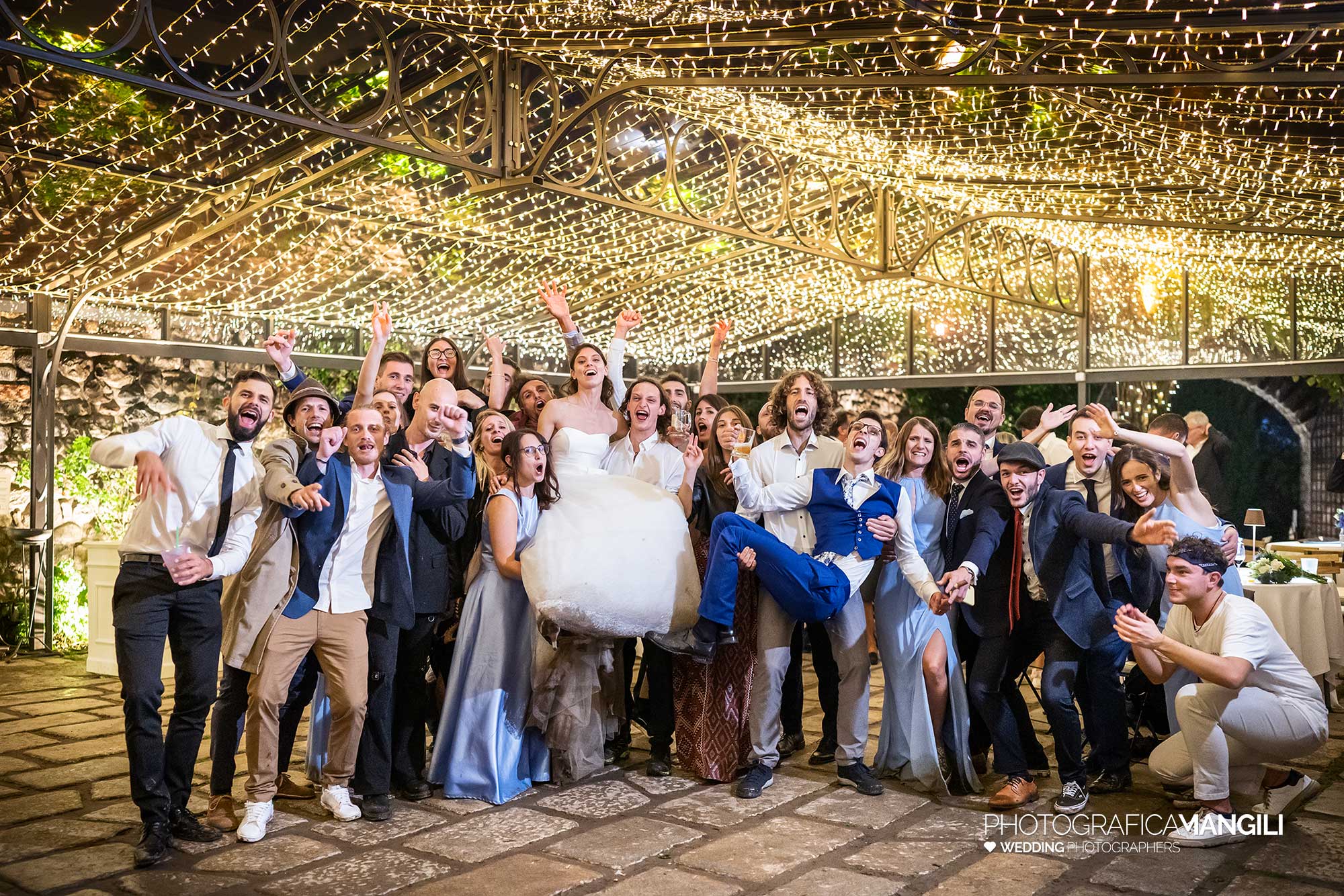 062 fotografo matrimonio reportage wedding sposi amici festa balli musica castello rossino calolziocorte lecco lago como 062 fotografo matrimonio reportage wedding sposi amici festa balli musica castello rossino calolziocorte lecco lago como