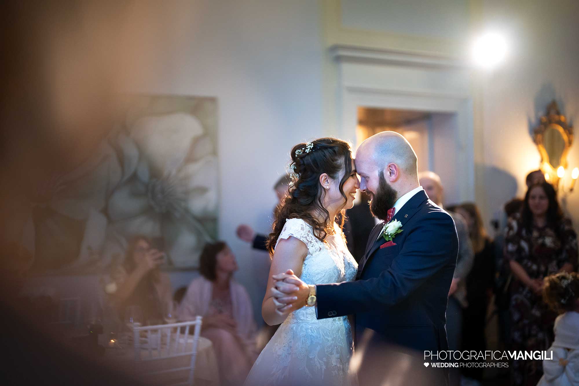 062 fotografo matrimonio wedding reportage ballo sposi festa danza sera villa acquaroli carvico bergamo 062 fotografo matrimonio wedding reportage ballo sposi festa danza sera villa acquaroli carvico bergamo