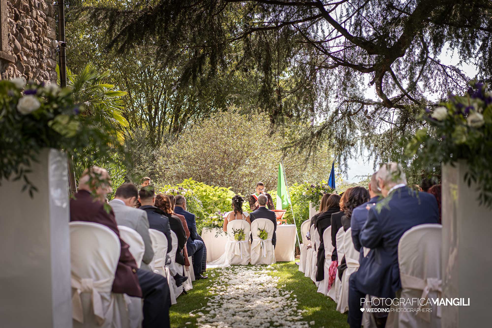 21 fotografo matrimonio reportage wedding sposi rito civile castello rossino calolziocorte lecco lago como 21 fotografo matrimonio reportage wedding sposi rito civile castello rossino calolziocorte lecco lago como