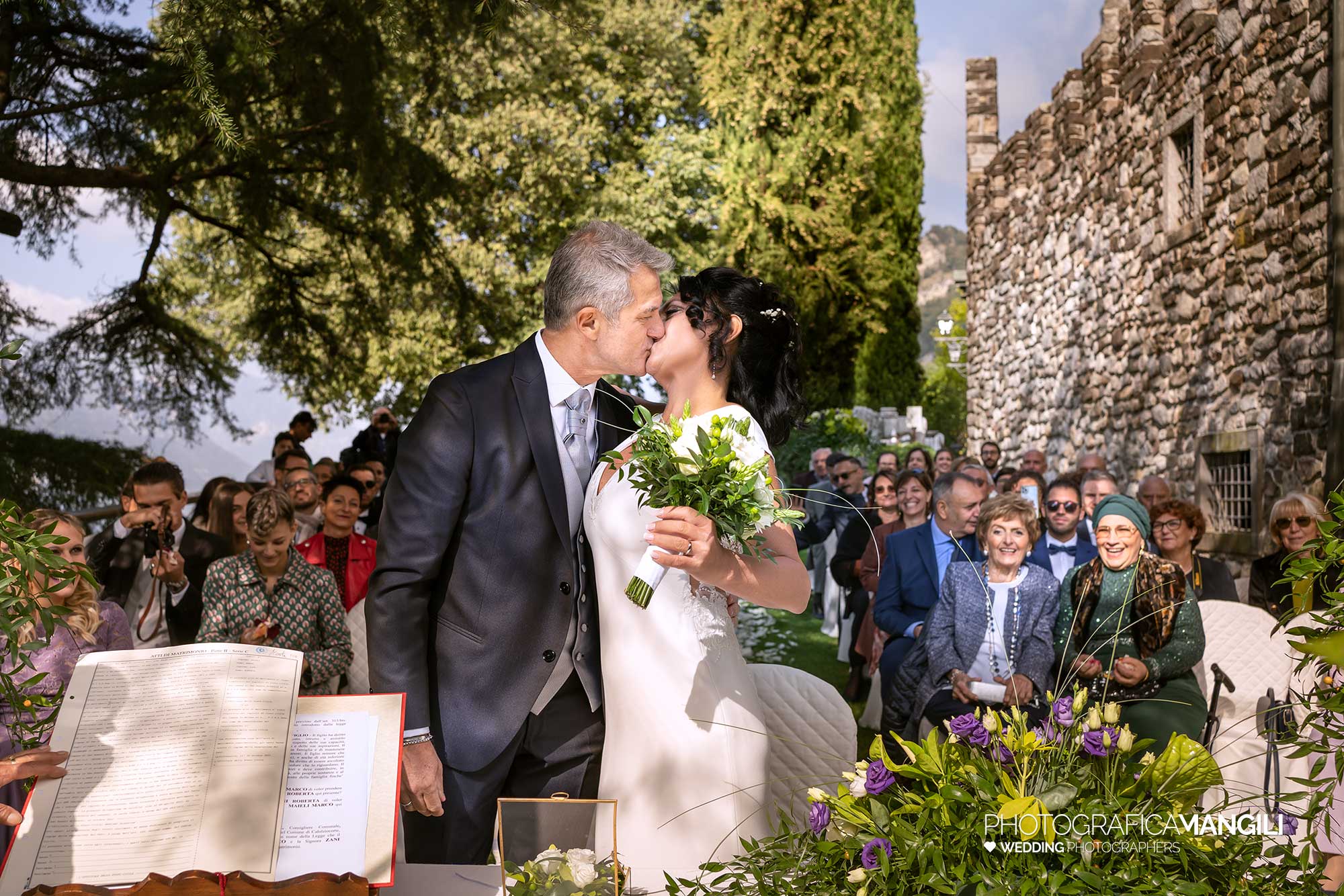 22 fotografo matrimonio reportage wedding sposi rito civile castello rossino calolziocorte lecco lago como 22 fotografo matrimonio reportage wedding sposi rito civile castello rossino calolziocorte lecco lago como