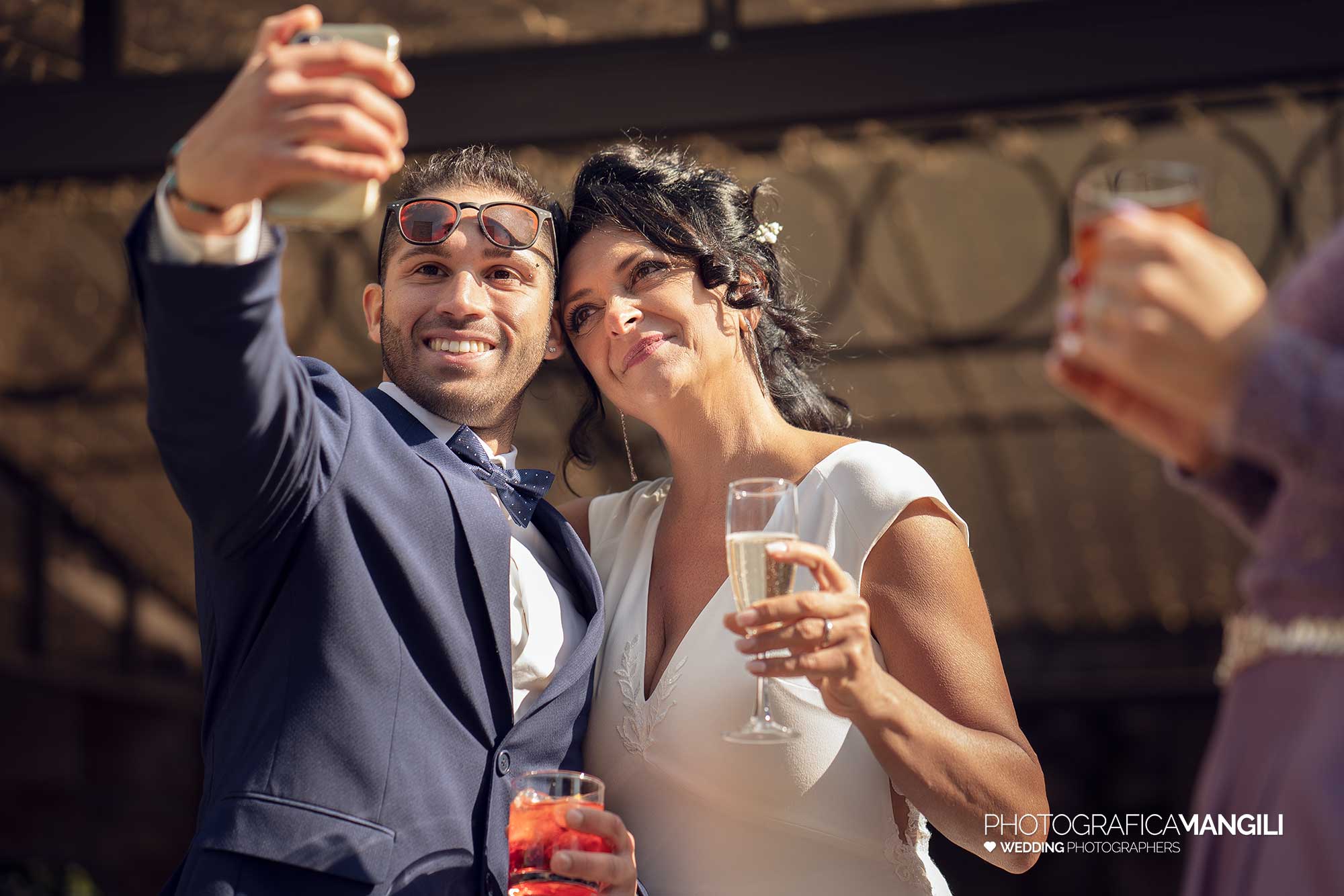 26 fotografo matrimonio reportage wedding selfie amico sposa castello rossino calolziocorte lecco lago como 26 fotografo matrimonio reportage wedding selfie amico sposa castello rossino calolziocorte lecco lago como