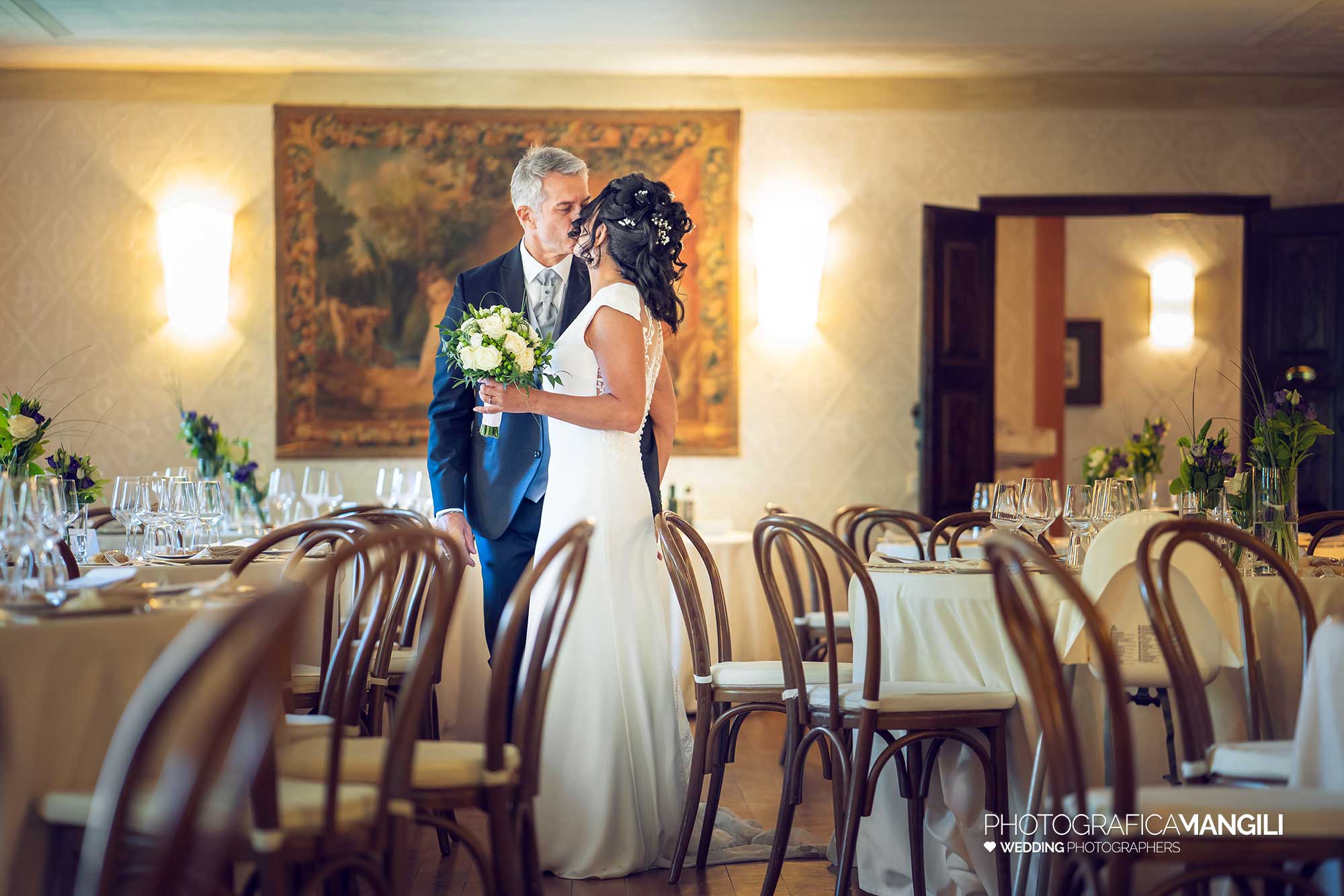 27 fotografo matrimonio reportage wedding bacio sposi sala ricevimento castello rossino calolziocorte lecco lago como 27 fotografo matrimonio reportage wedding bacio sposi sala ricevimento castello rossino calolziocorte lecco lago como